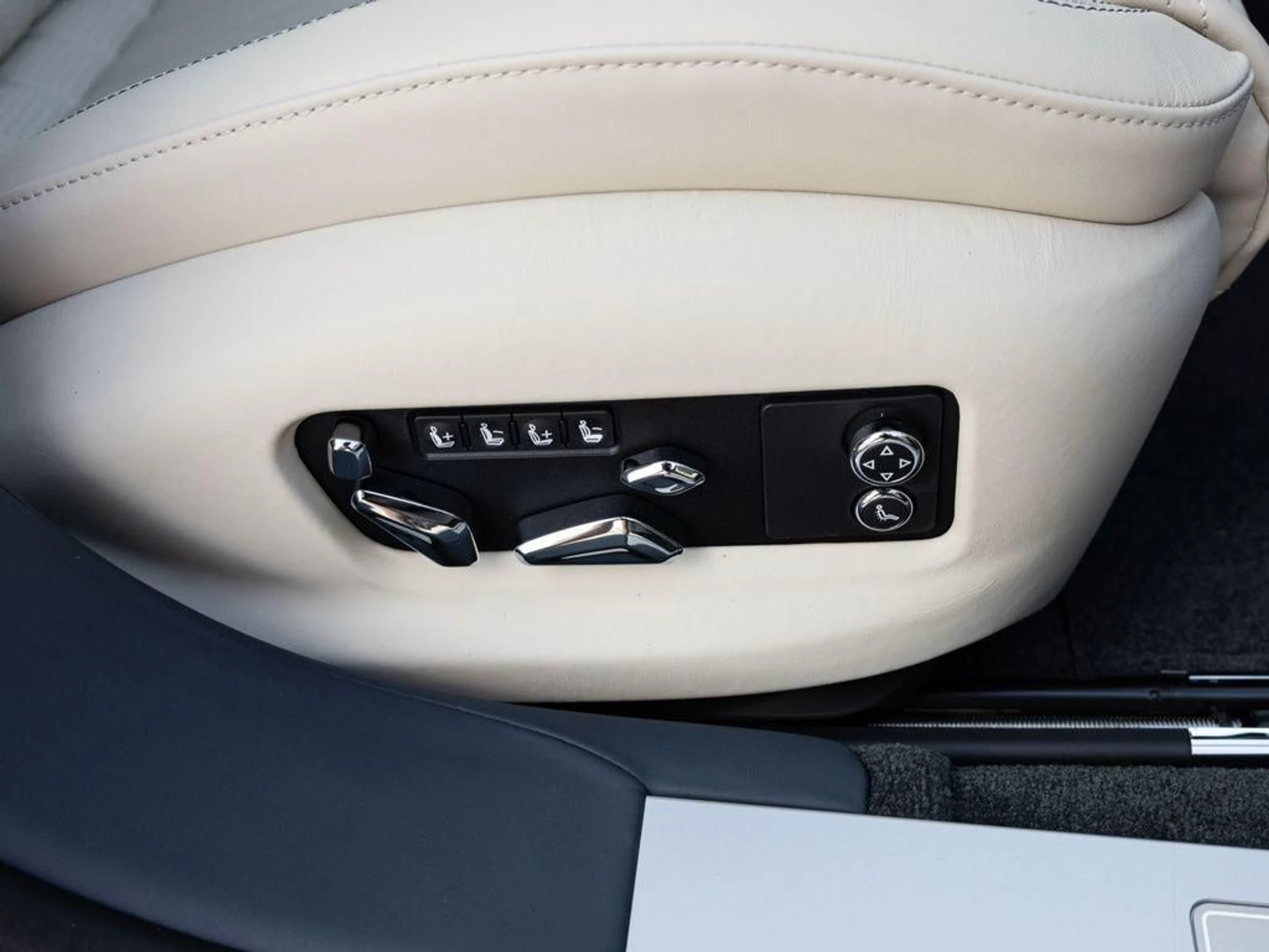 mph079_2902141801_515382885_69f3604f087c98a25cbbb493_df82716b8f