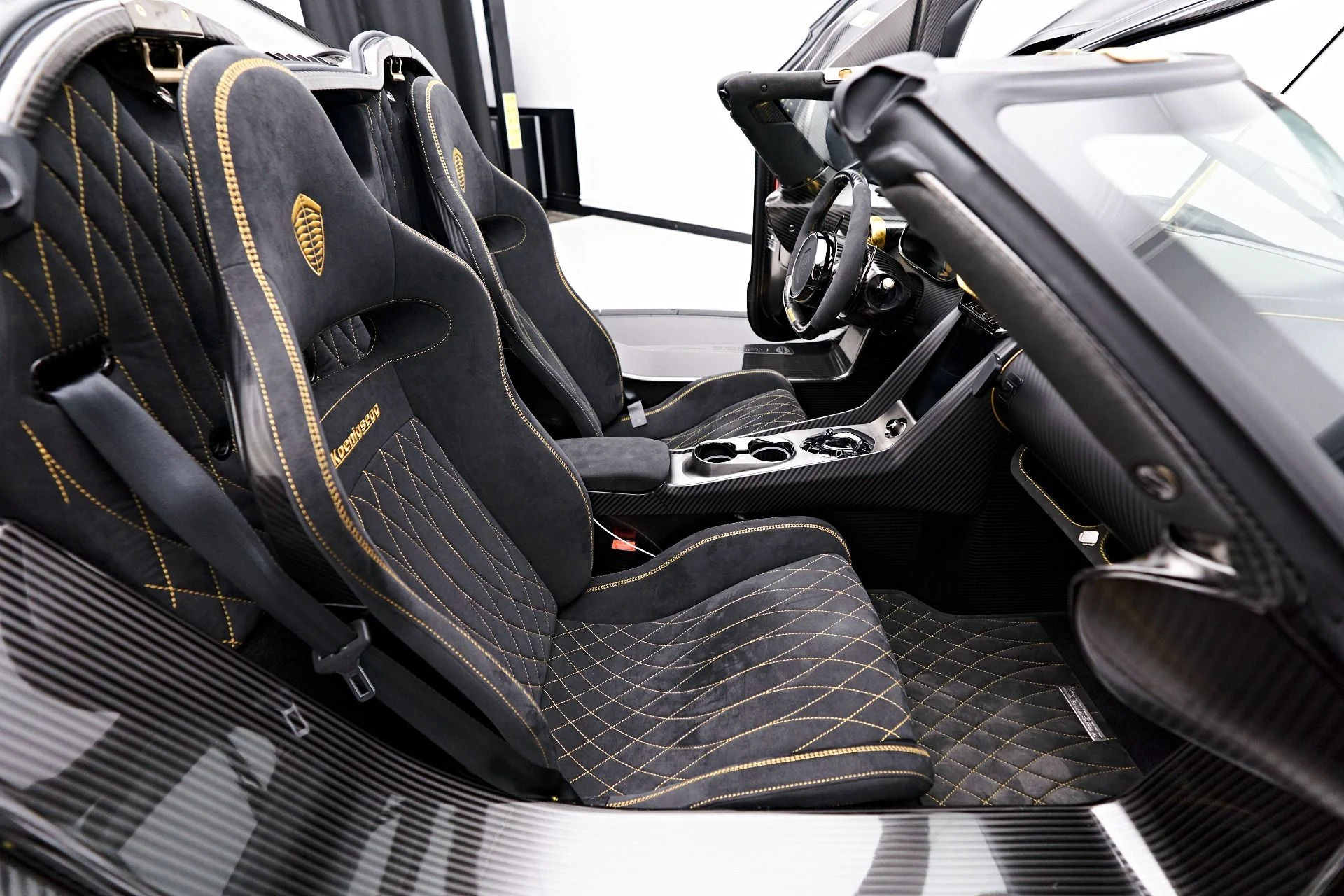 mph079_3046394207_Used_2020_Koenigsegg_Regera_CMP_1692842856_cb36299d8b