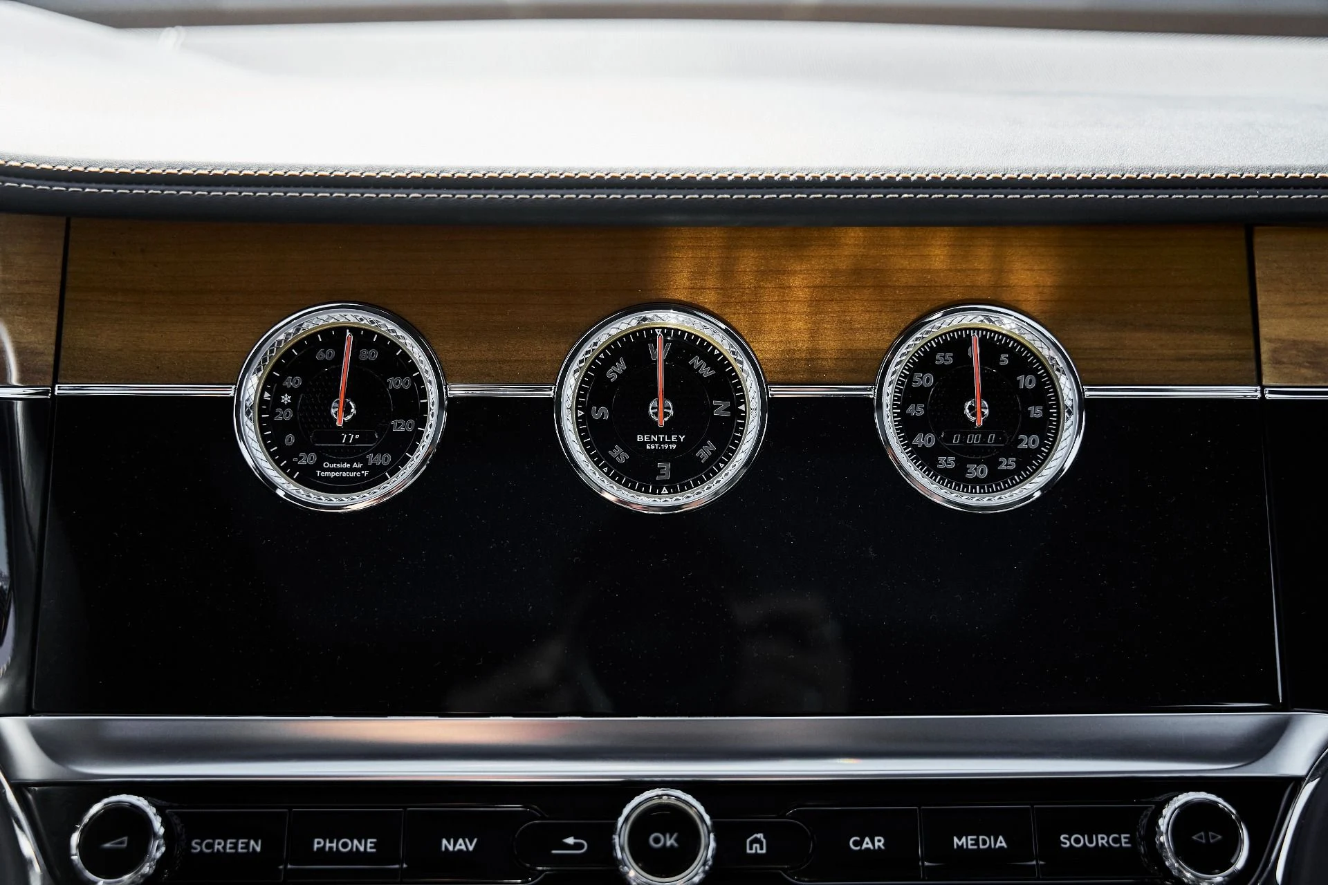 mph079_3123879505_Used_2024_Bentley_Flying_Spur_1782150776_3a2d186e5b