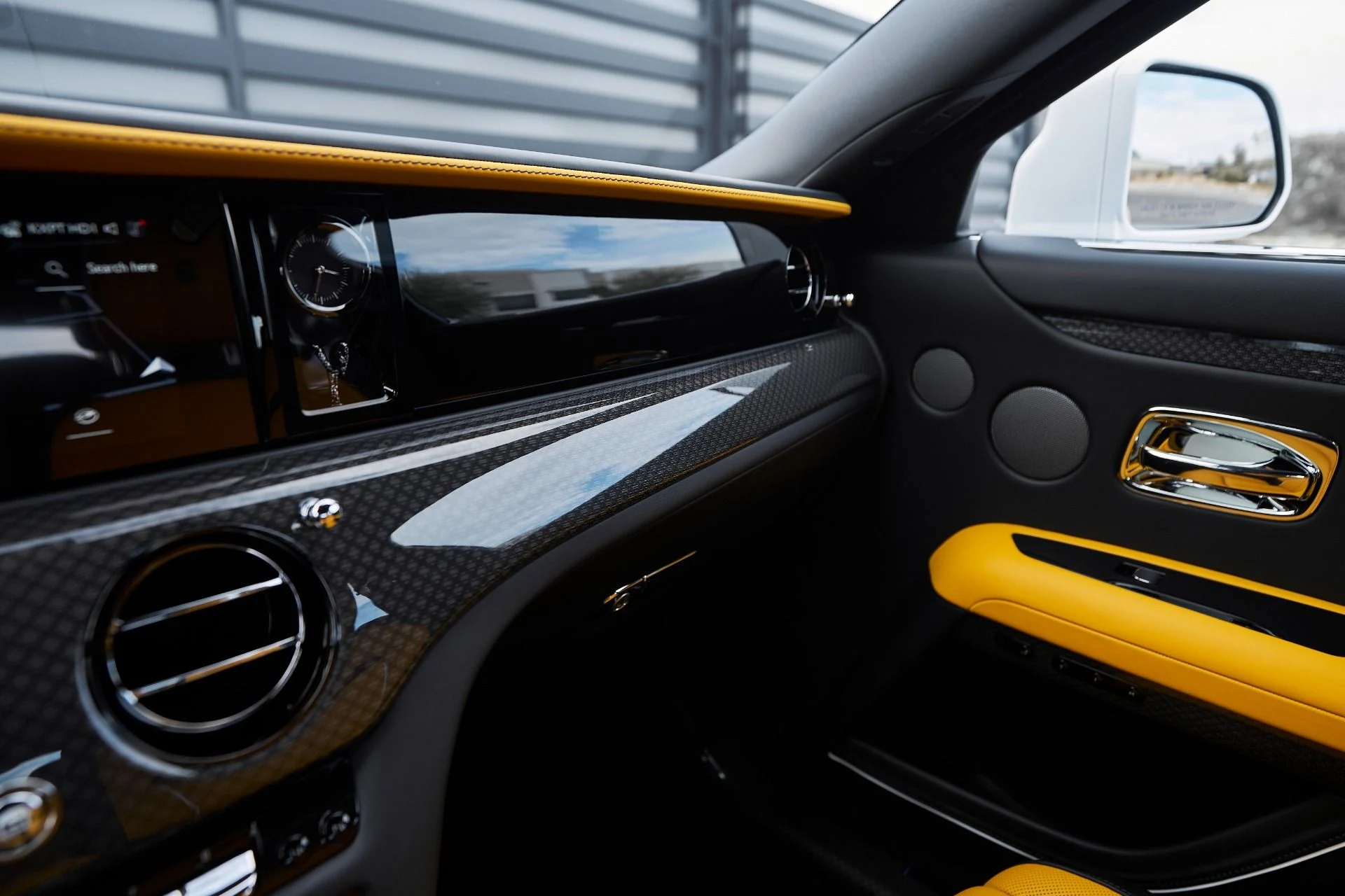 mph079_3154324444_Used_2025_Rolls_Royce_Ghost_Black_Badge_1763167885_9b4a58cb6c