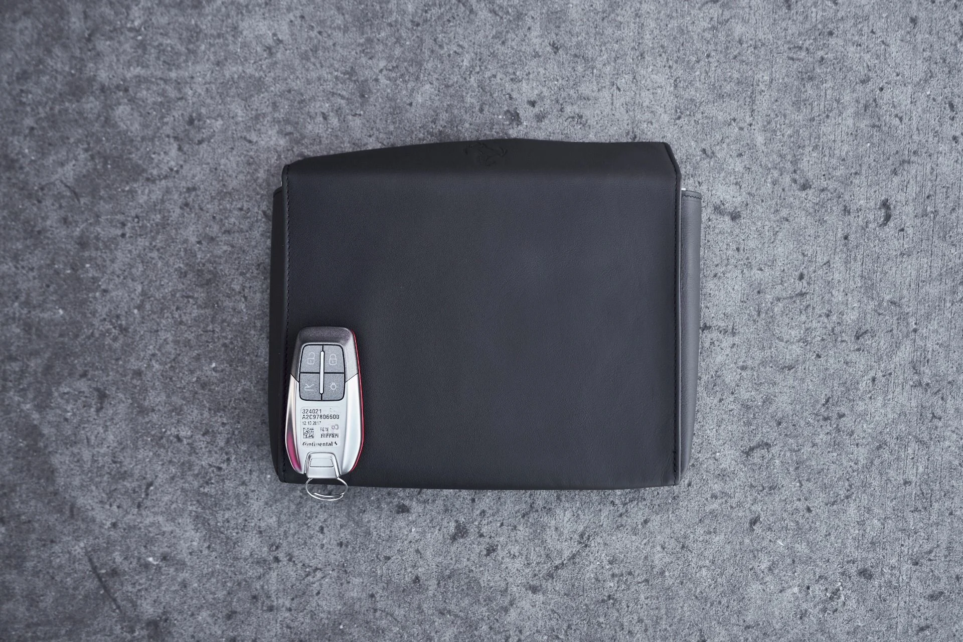 mph079_3168046674_Used_2018_Ferrari_812_Superfast_Base_1767042820_a347a3a688