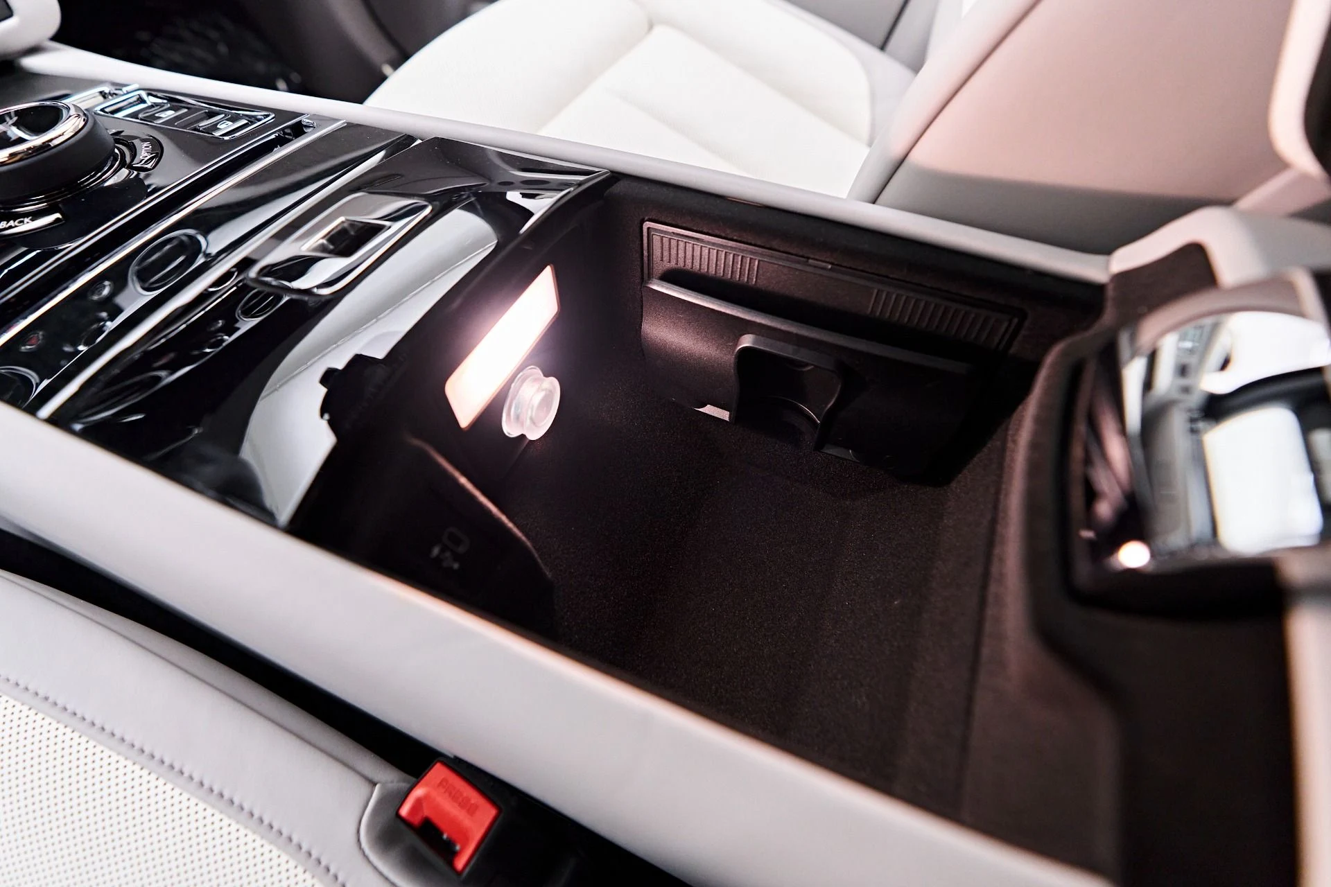 mph079_3178251483_Used_2024_Rolls_Royce_Ghost_Base_1752169894_33c4418dd9