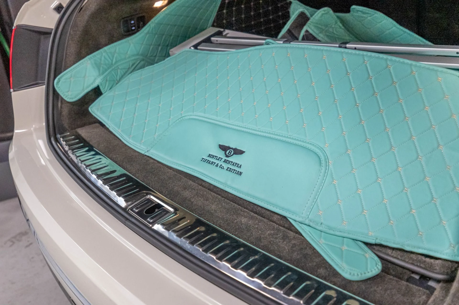 mph079_3225986322_Used_2017_Bentley_Bentayga_W12_1787159716_d149f49369
