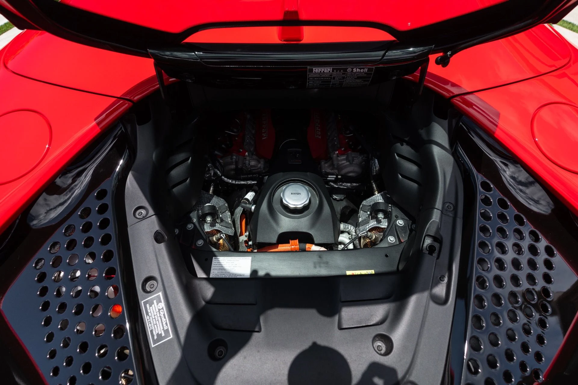 mph079_32464426_Used_2025_Ferrari_SF_90_Spider_1779242340_74188baa7c