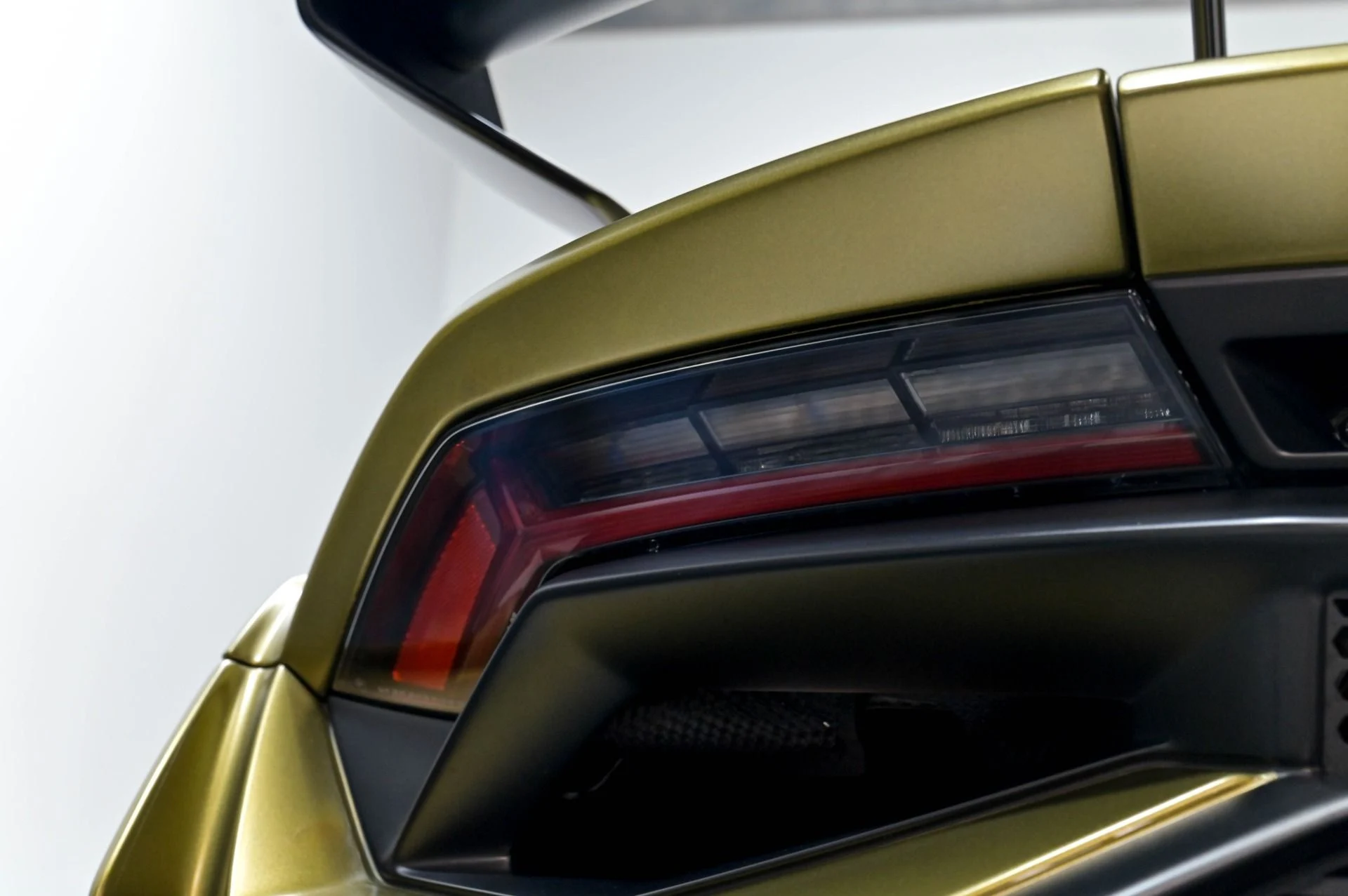 mph079_3351934530_Used_2023_Lamborghini_Huracan_STO_1782768591_2e3df3cd26