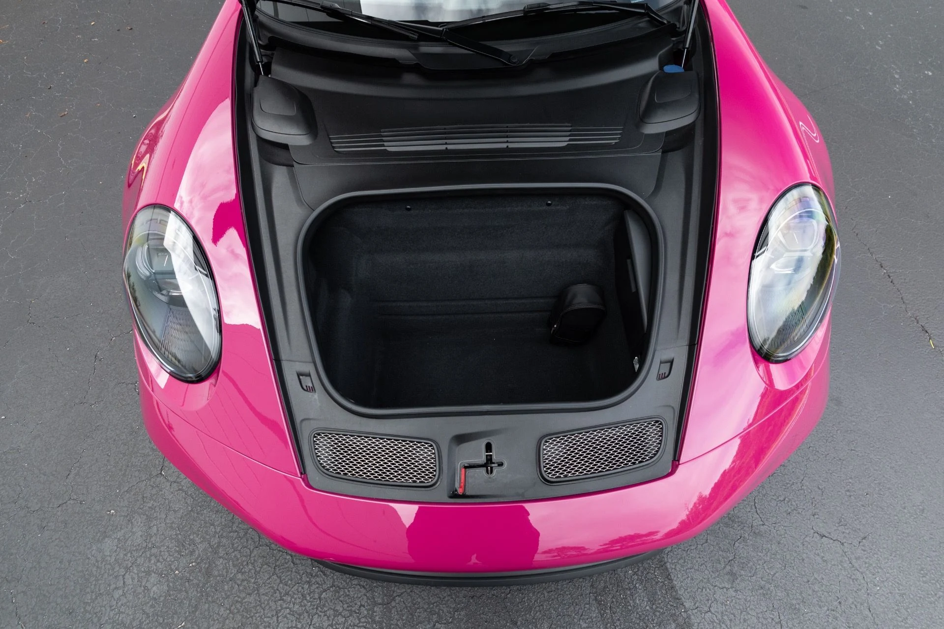 mph079_3476026642_Used_2024_Porsche_911_GT_3_1776966322_246a4880af