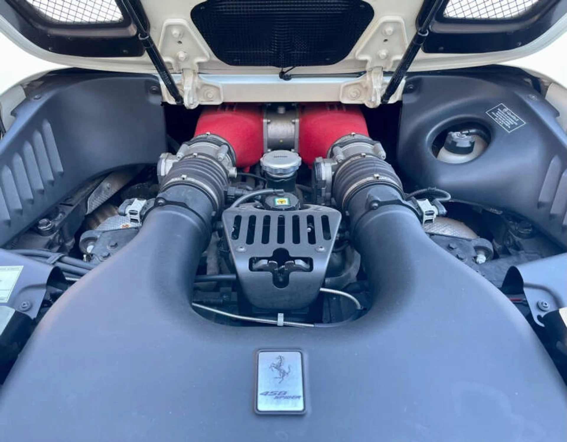 mph079_3525896758_2013_ferrari_458_spider_base_2dr_convertible_b96ab82fee