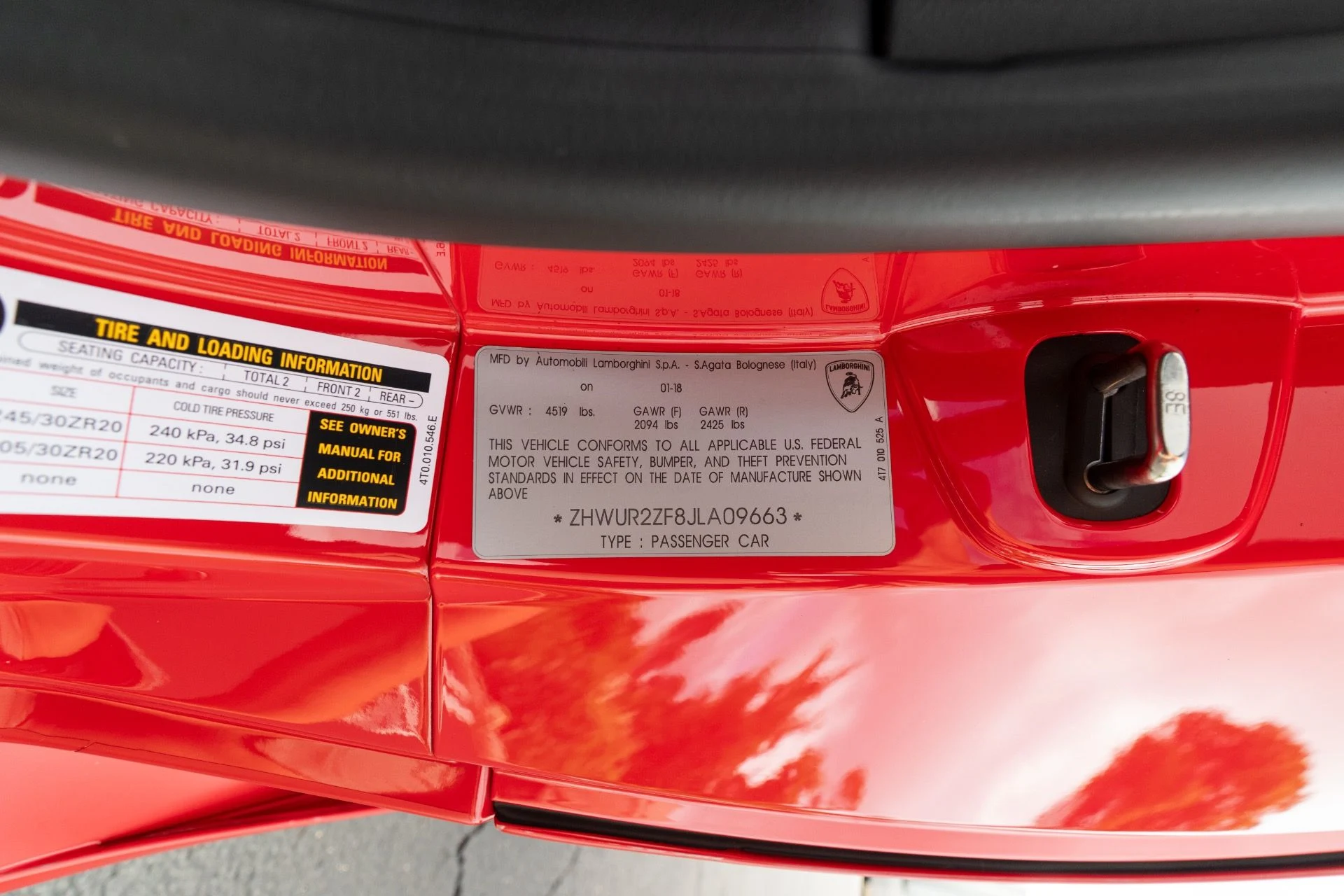 mph079_3549202899_Used_2018_Lamborghini_Huracan_LP_580_2_Spyder_1766443681_7bc8216256