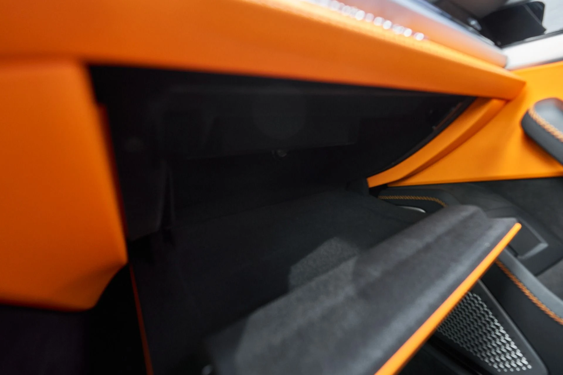 mph079_3562137754_Used_2025_Lamborghini_Urus_SE_1763677126_4b9092e9e8