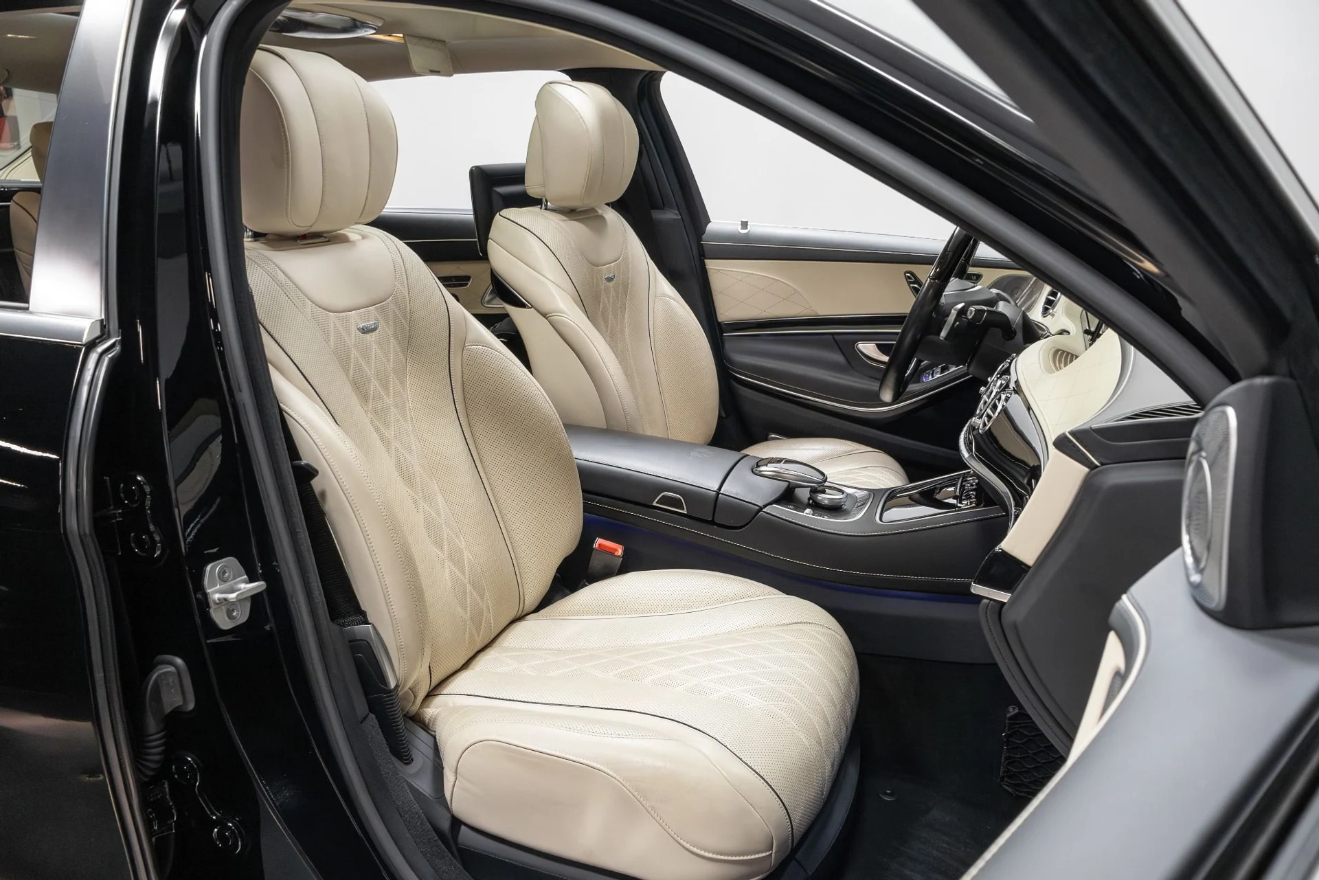 mph079_3603401601_Used_2016_Mercedes_Benz_S_Class_Maybach_S_600_1763586066_0bc3670fb1