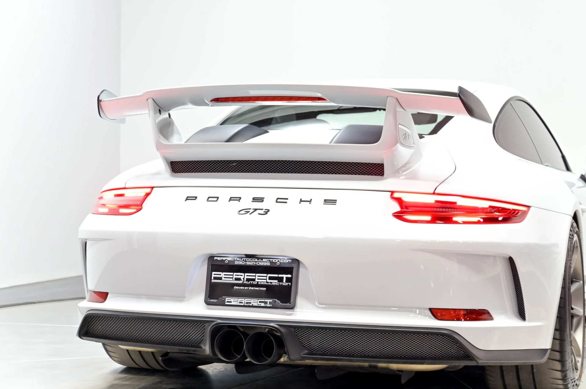 mph079_3648166221_Used_2018_Porsche_911_GT_3_1778195447_f769902e0e