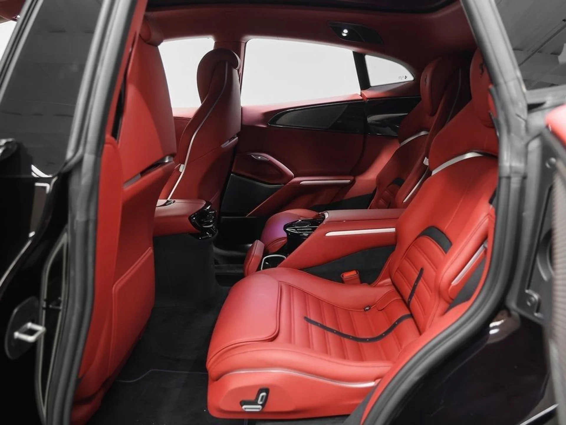 mph079_3765617332_80_ea5519335b