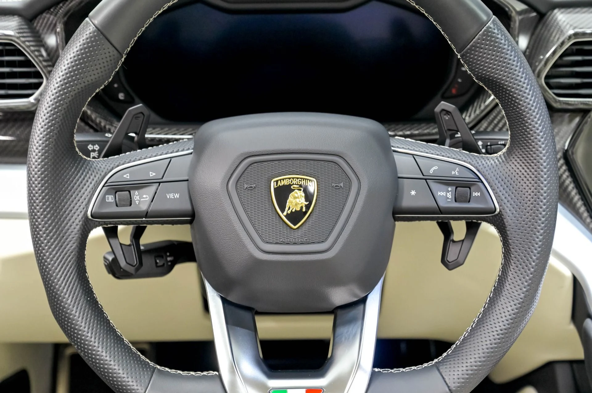 mph079_3788617944_Used_2020_Lamborghini_Urus_1778528583_a0736b923b