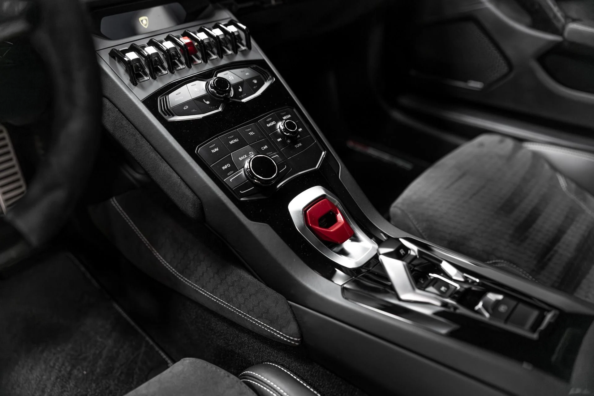 mph079_3801976522_Used_2017_Lamborghini_Huracan_1765410503_a52d45fa98