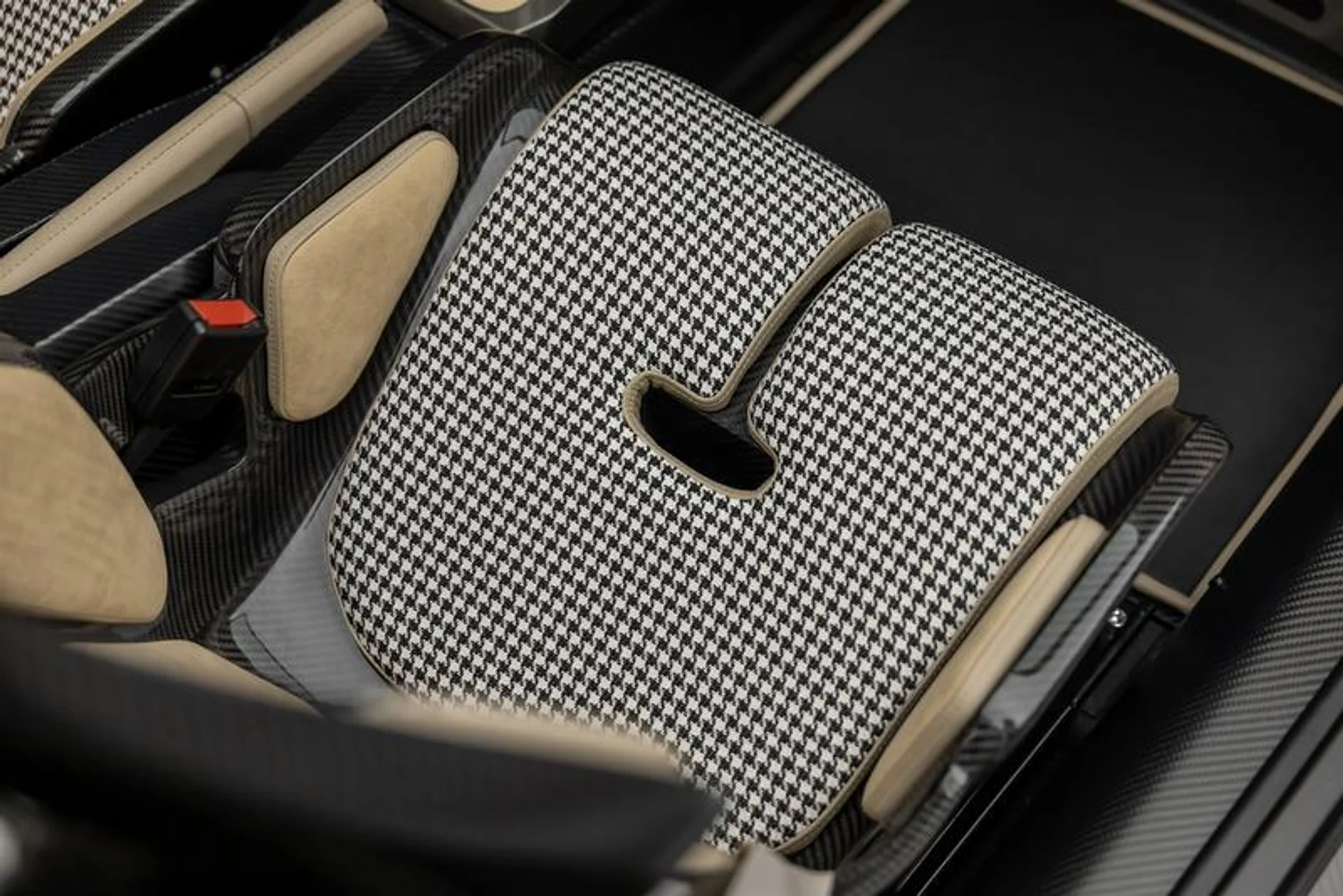 mph079_3811672930_5_B1081_AD_4_B1_E_4424_BB_74_94_A5_E28_B03_E3_a4d3582c35