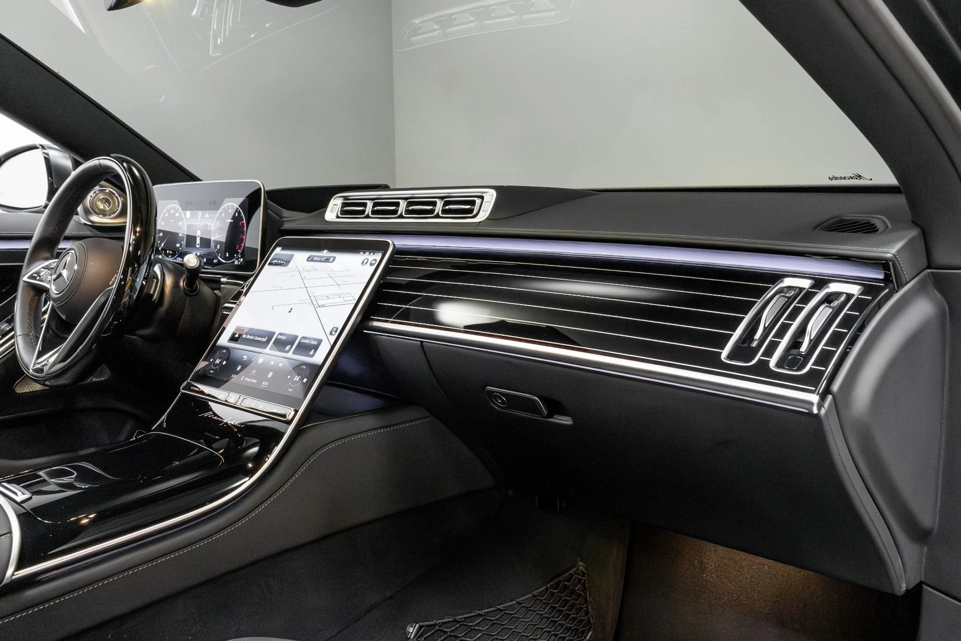 mph079_3826920538_Used_2024_Mercedes_Benz_S_Class_Maybach_S_680_4_MATIC_1764625509_eceeffd1d3