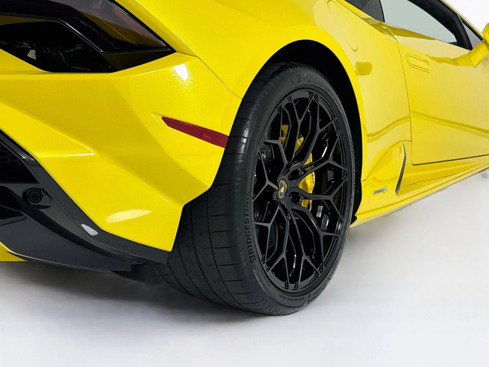 mph079_3882491100_Used_2023_Lamborghini_Huracan_Tecnica_1793401557_b72a73df2e