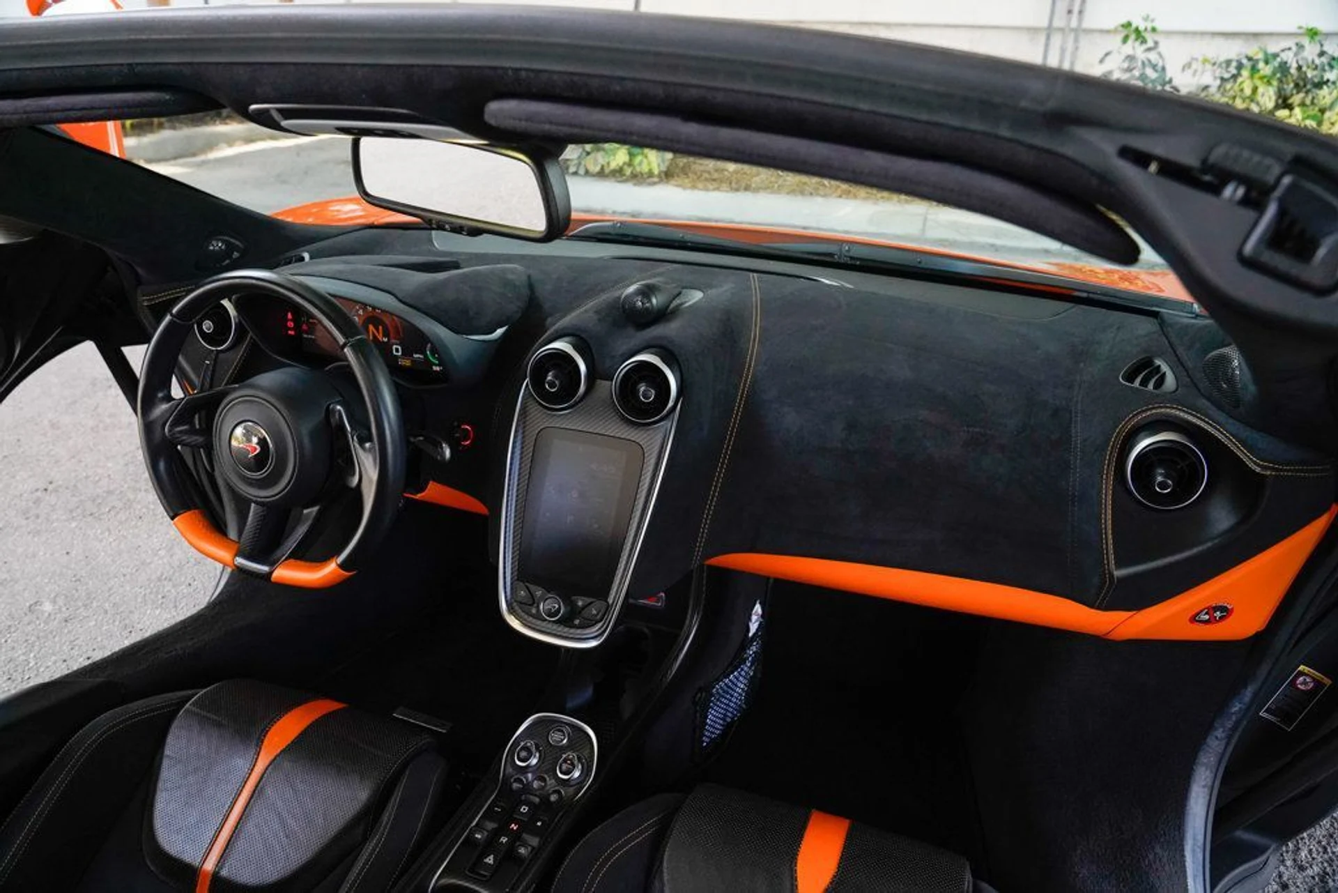 mph079_4005517040_used_2018_mclaren_570s_spider_14354_22891400_80_1024_c45e76da9c
