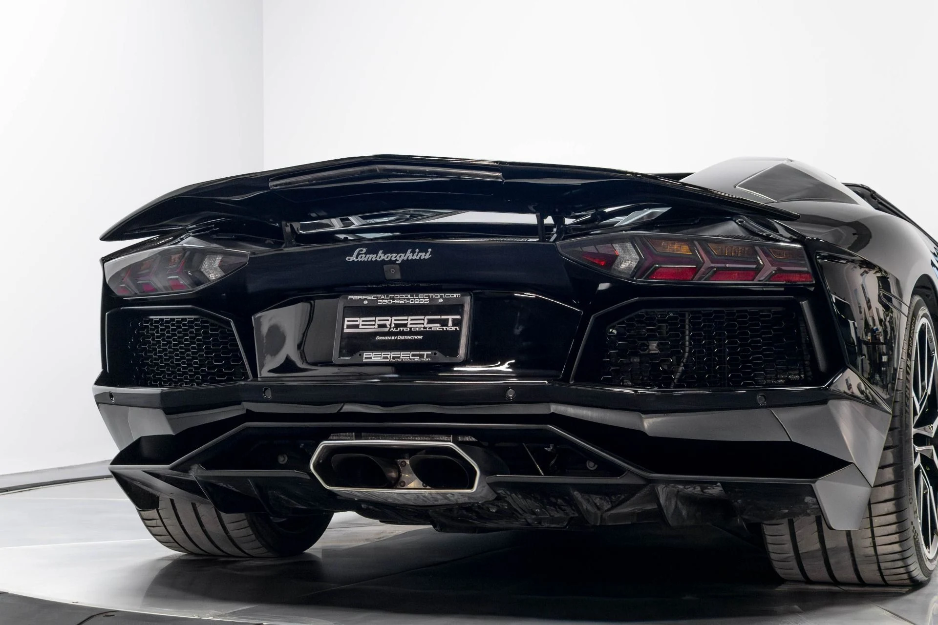 mph079_404477820_Used_2015_Lamborghini_Aventador_LP_700_4_1780593182_e826ff53b3