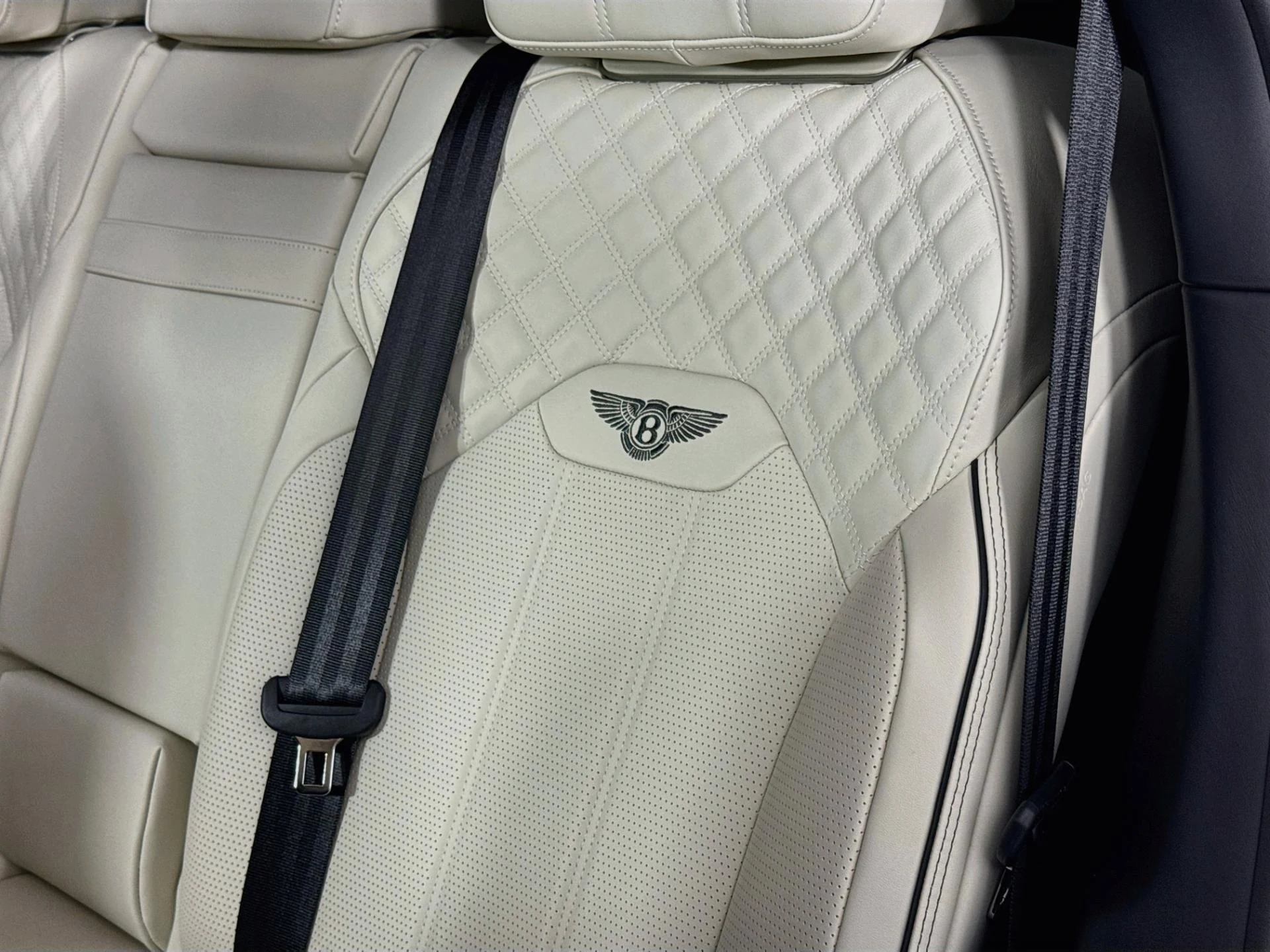 mph079_4126576249_Used_2023_Bentley_Bentayga_S_V8_1791232645_0ef239d0fb