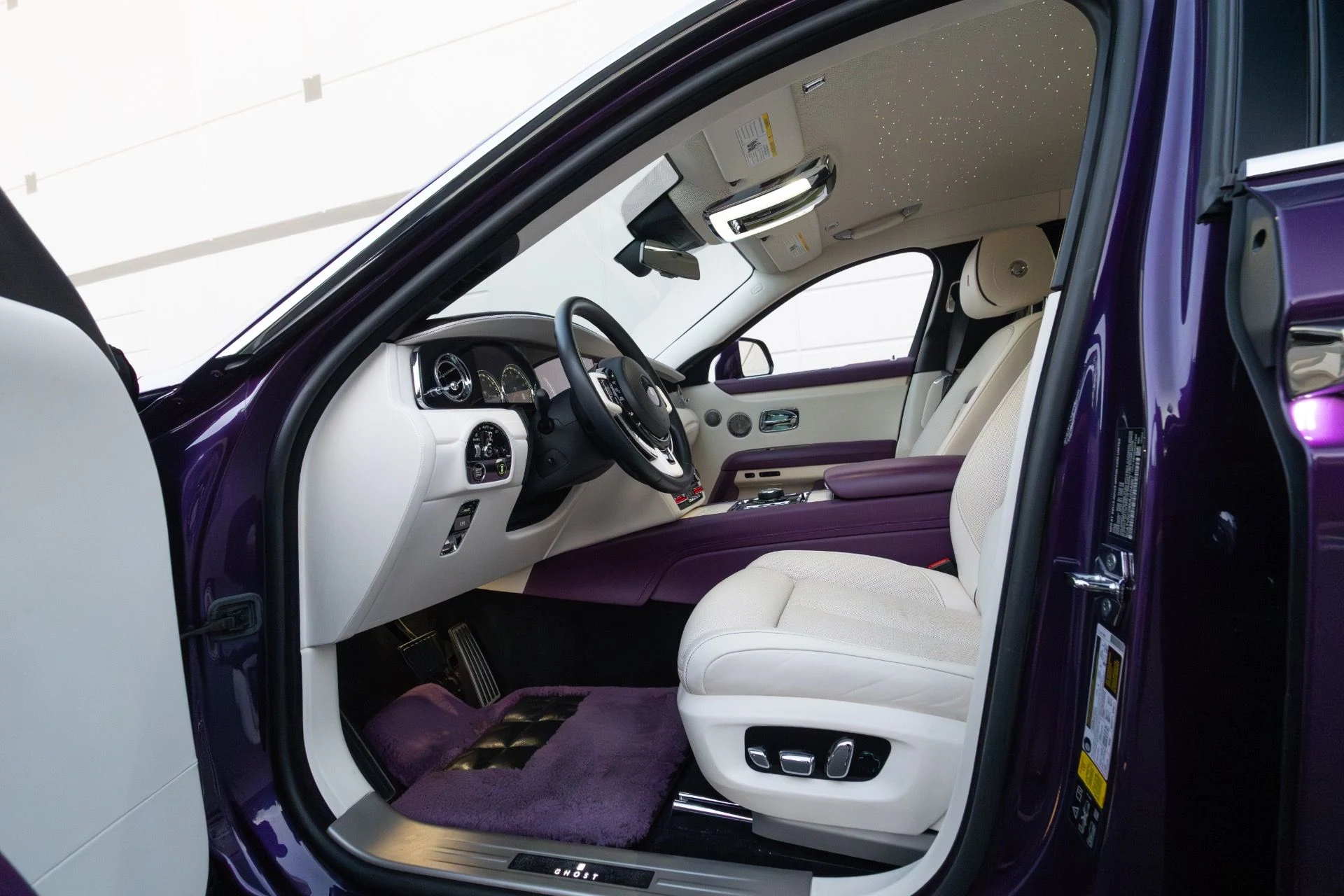 mph079_4248717863_Used_2021_Rolls_Royce_Ghost_1762913749_a54609ccc9