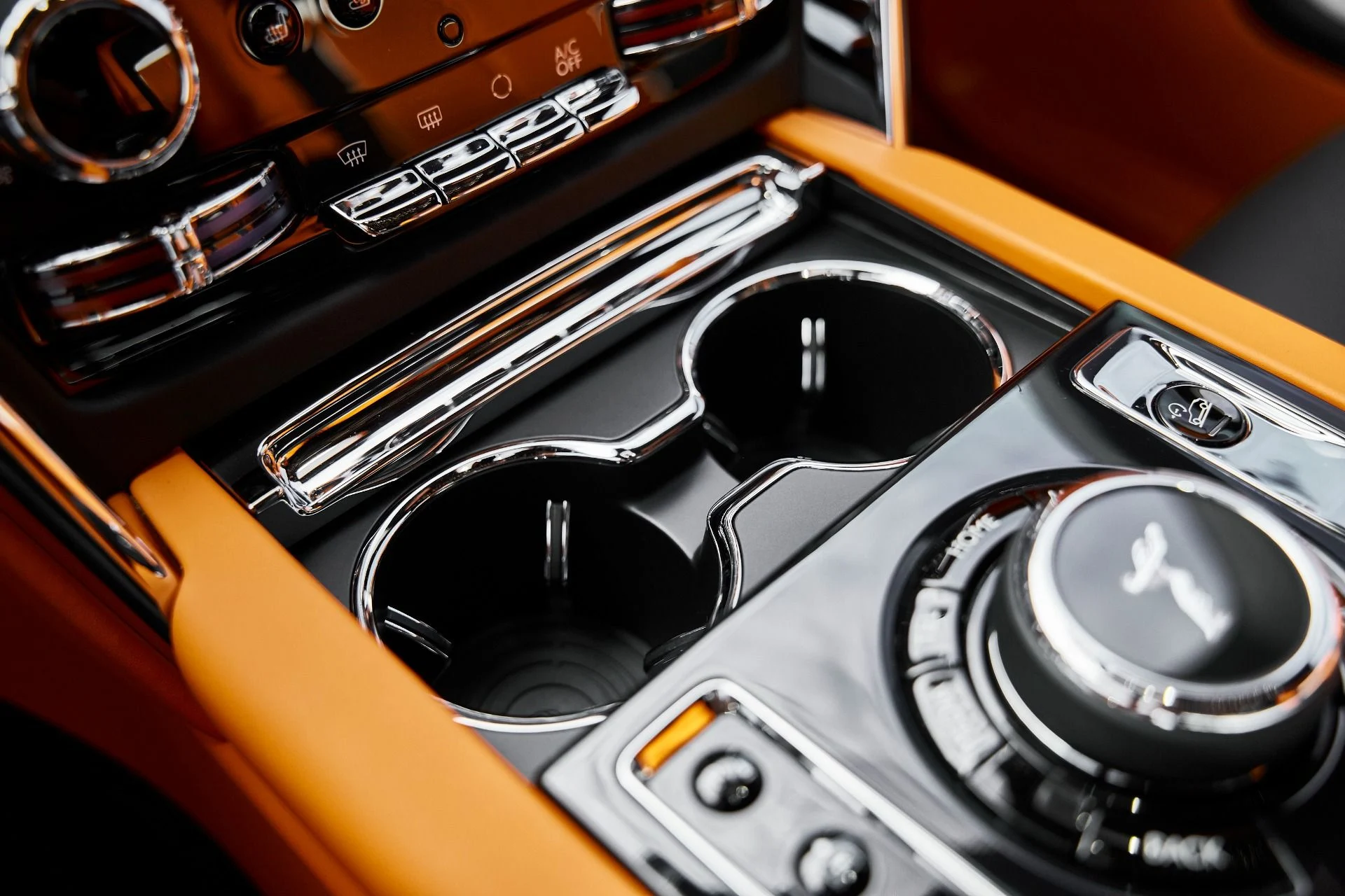 mph079_686446164_Used_2025_Rolls_Royce_Cullinan_Base_1770950938_c782fe6ac1