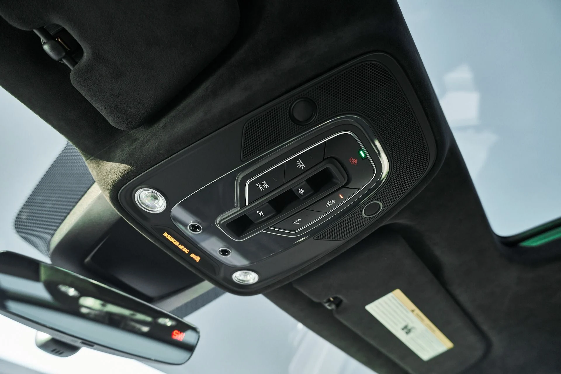 mph079_791254115_Used_2021_Lamborghini_Urus_1765854615_fe91c609a2