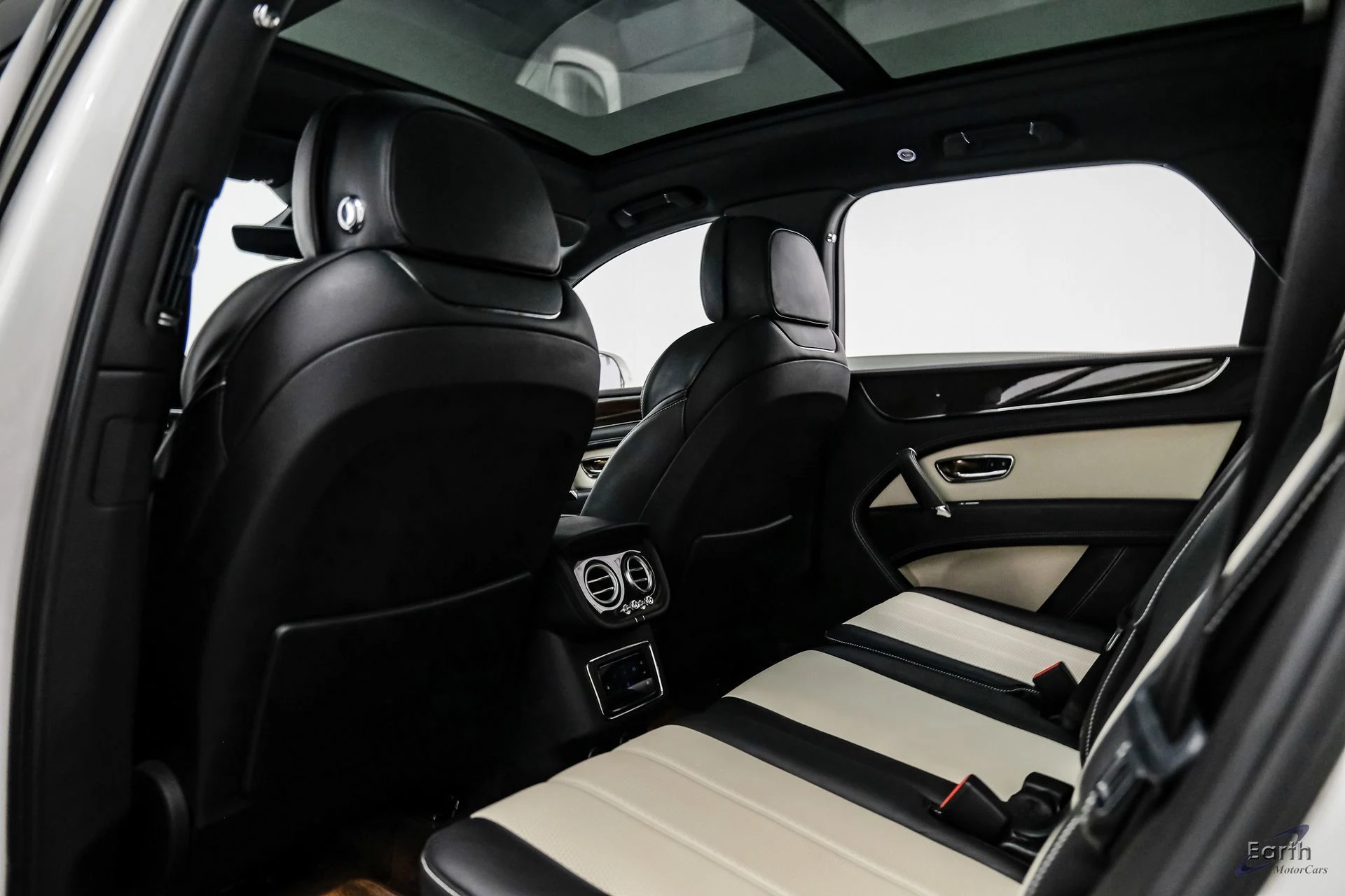 mph079_800937218_d082f6c1f1e0df252ea44d860144a46ax_133e3560fe