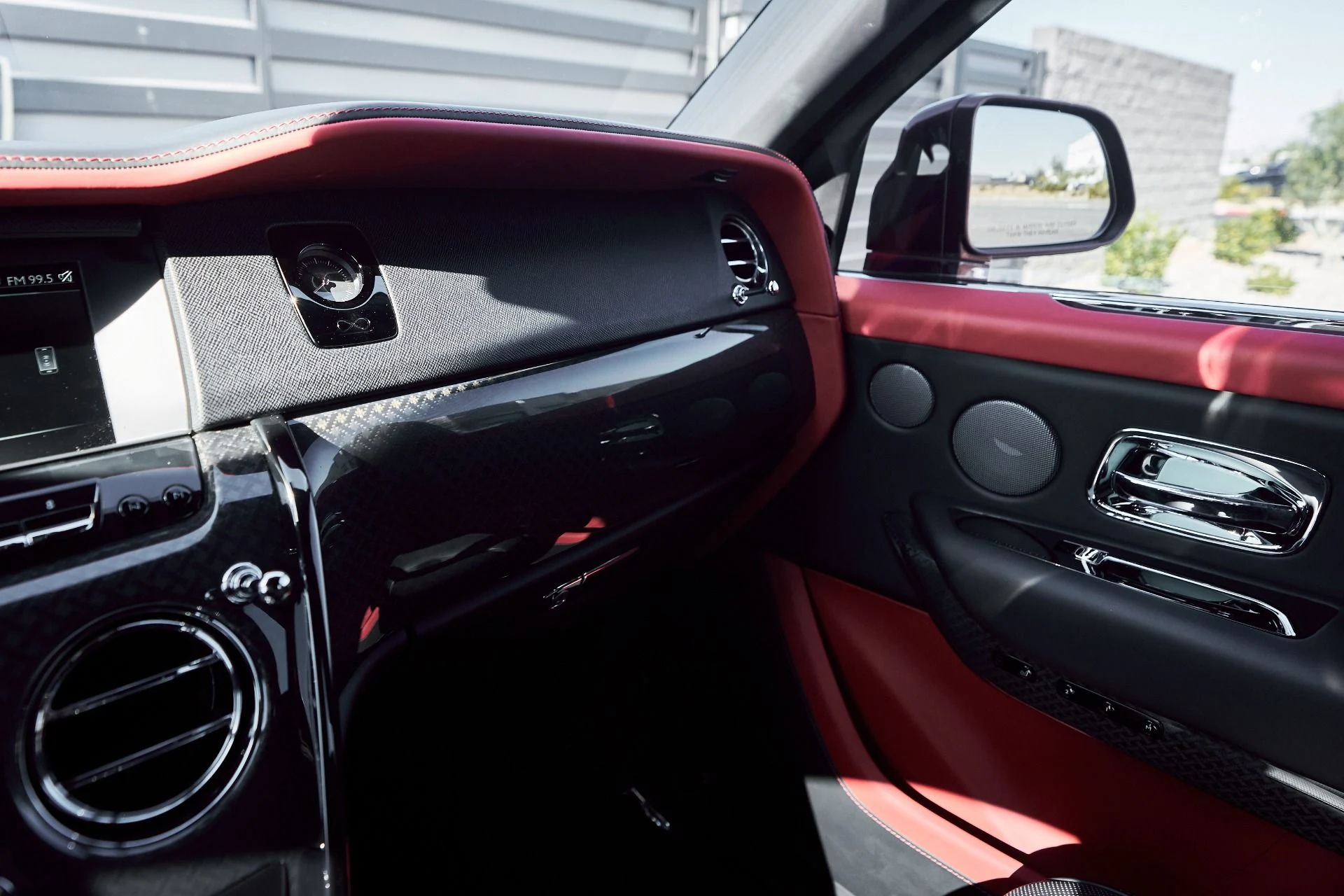 mph079_844508015_Used_2022_Rolls_Royce_Cullinan_Black_Badge_1764038852_54575ec37b