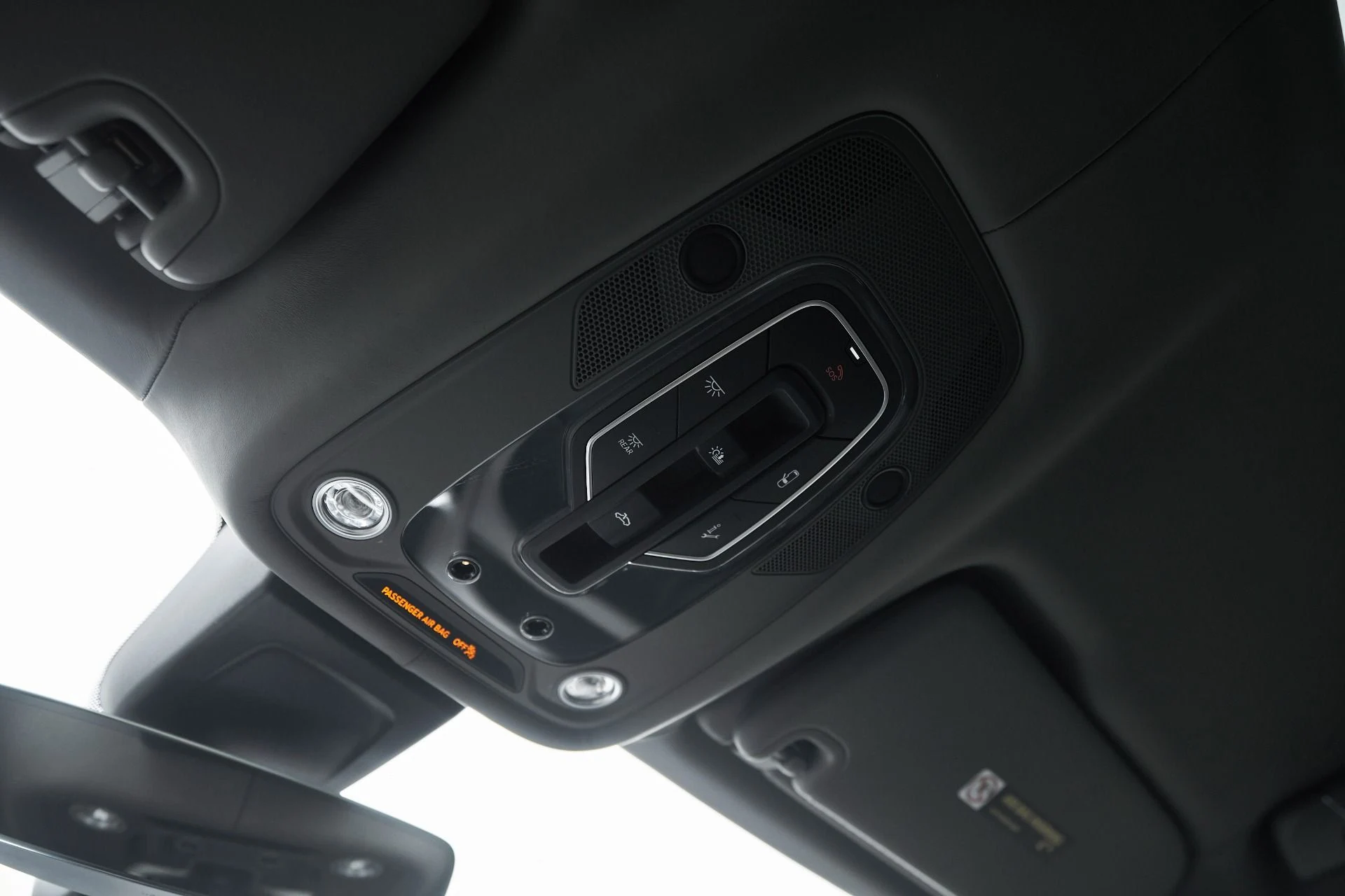 mph079_866258683_Used_2023_Bentley_Bentayga_EWB_Azure_1763502612_d40153e4fb