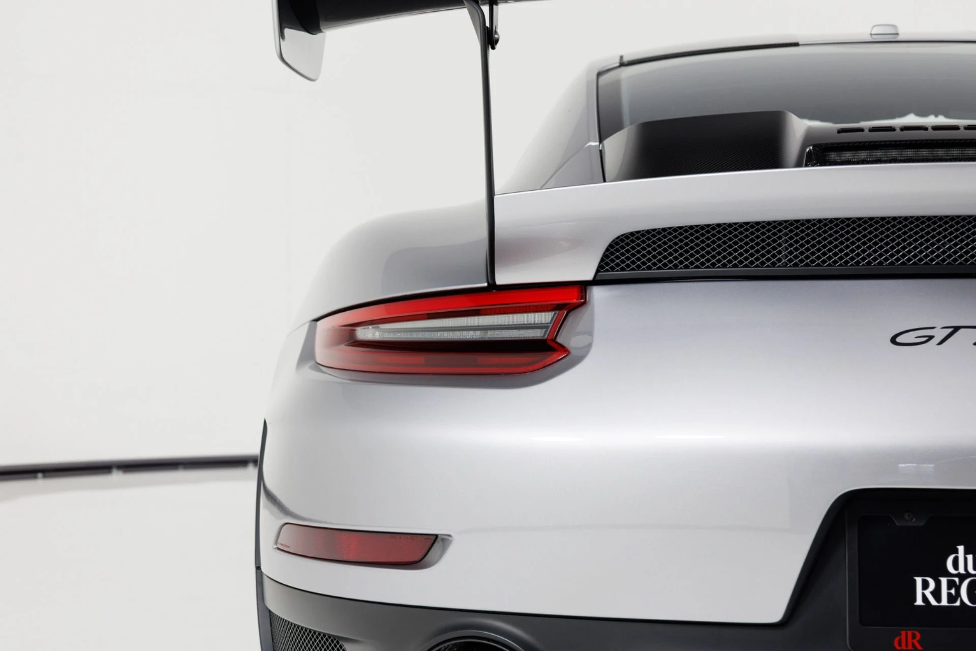 mph079_954443806_Used_2018_Porsche_911_GT_2_RS_1791916169_5f45c39245