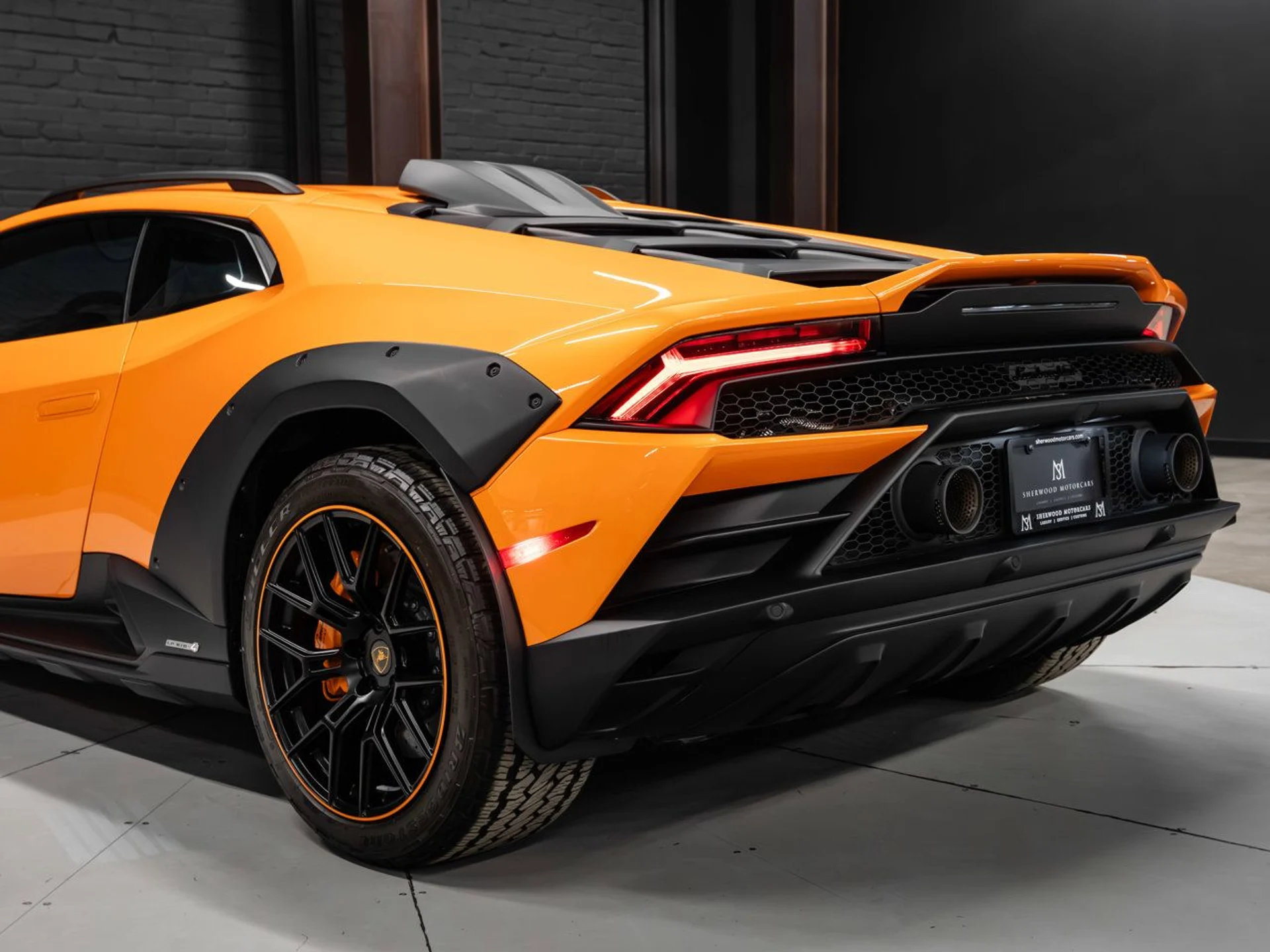 mph080_1120396848_lamborghini_huracan_2023_0af17099e7
