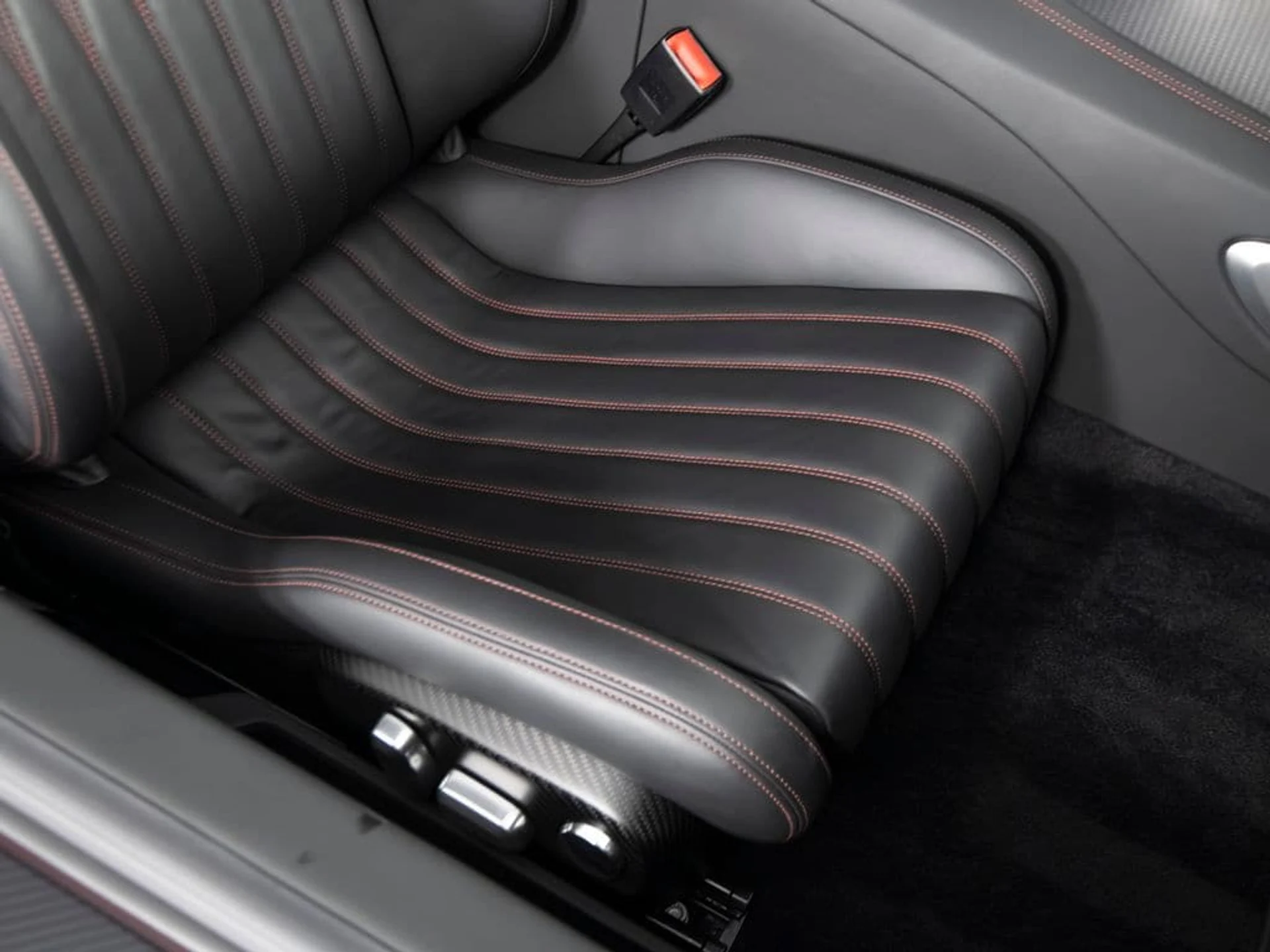 mph080_1138486272_5b8334c3f8bad94785b8f3aa1b8a2a70x_814134da56