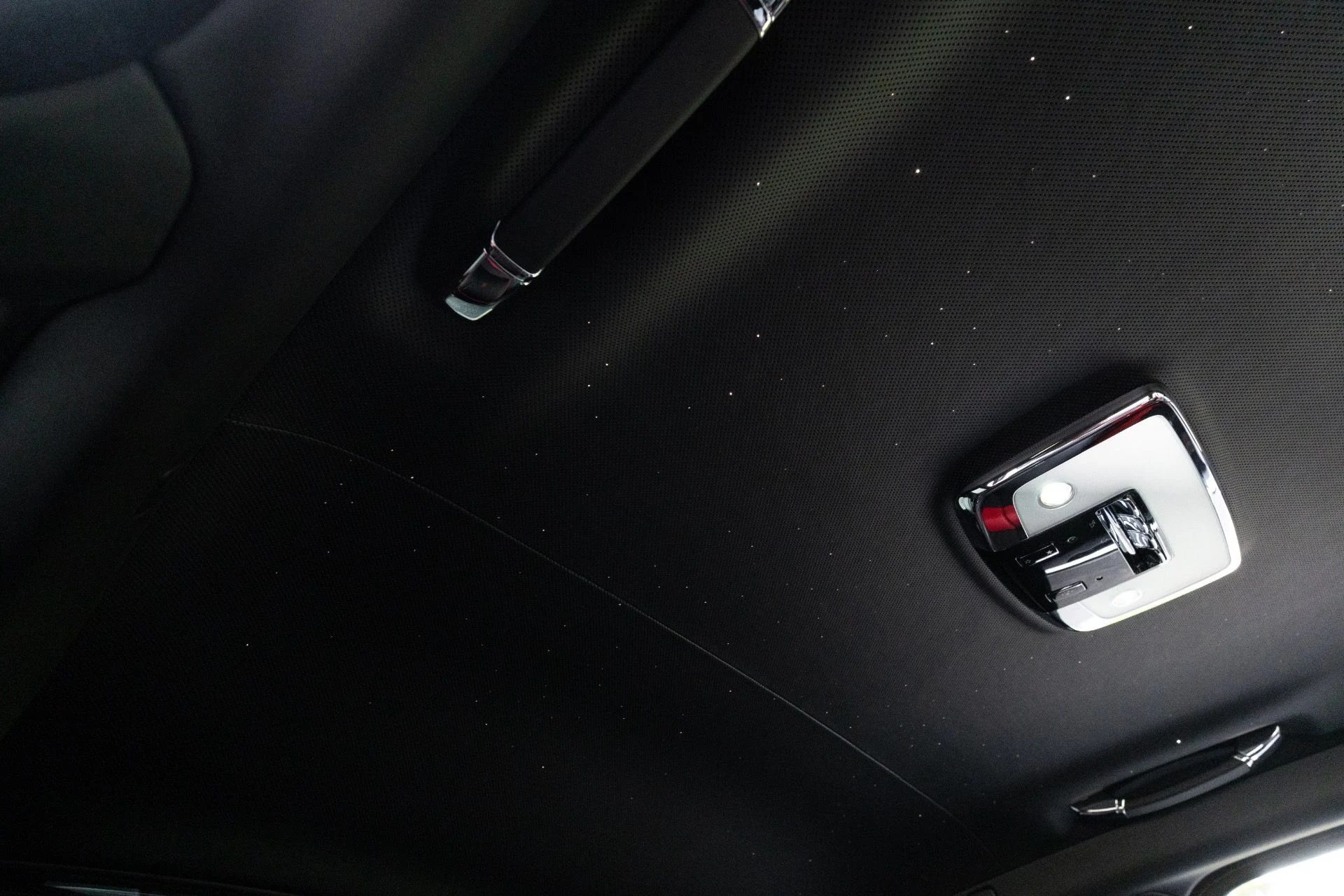 mph080_1238478498_Used_2022_Rolls_Royce_Black_Badge_Cullinan_1776130893_1f624969ff