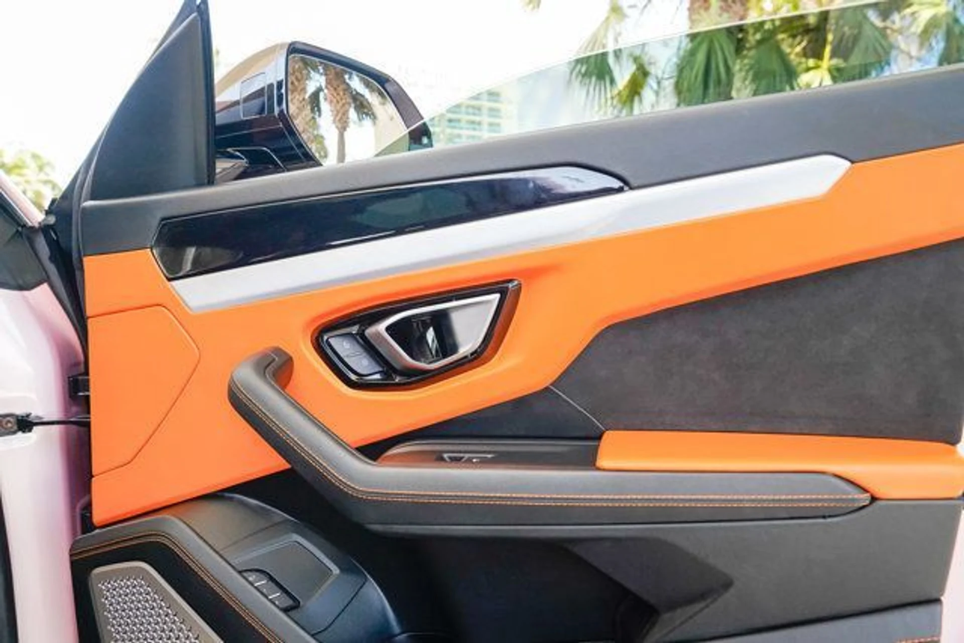 mph080_1325864916_used_2021_lamborghini_urus_awd_14354_22713615_81_640_5b8ee906da