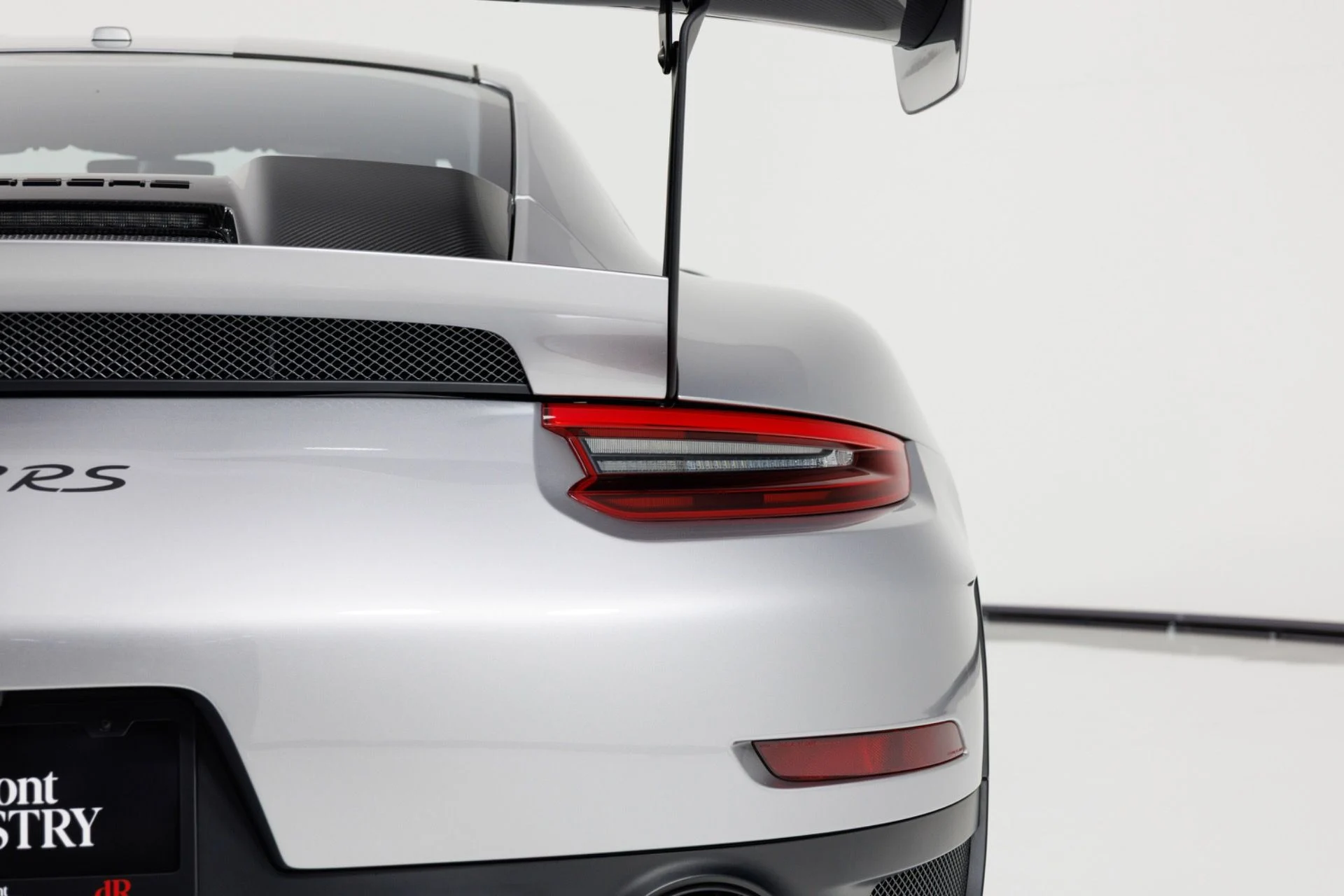 mph080_1345422252_Used_2018_Porsche_911_GT_2_RS_1791916169_ca981512ca
