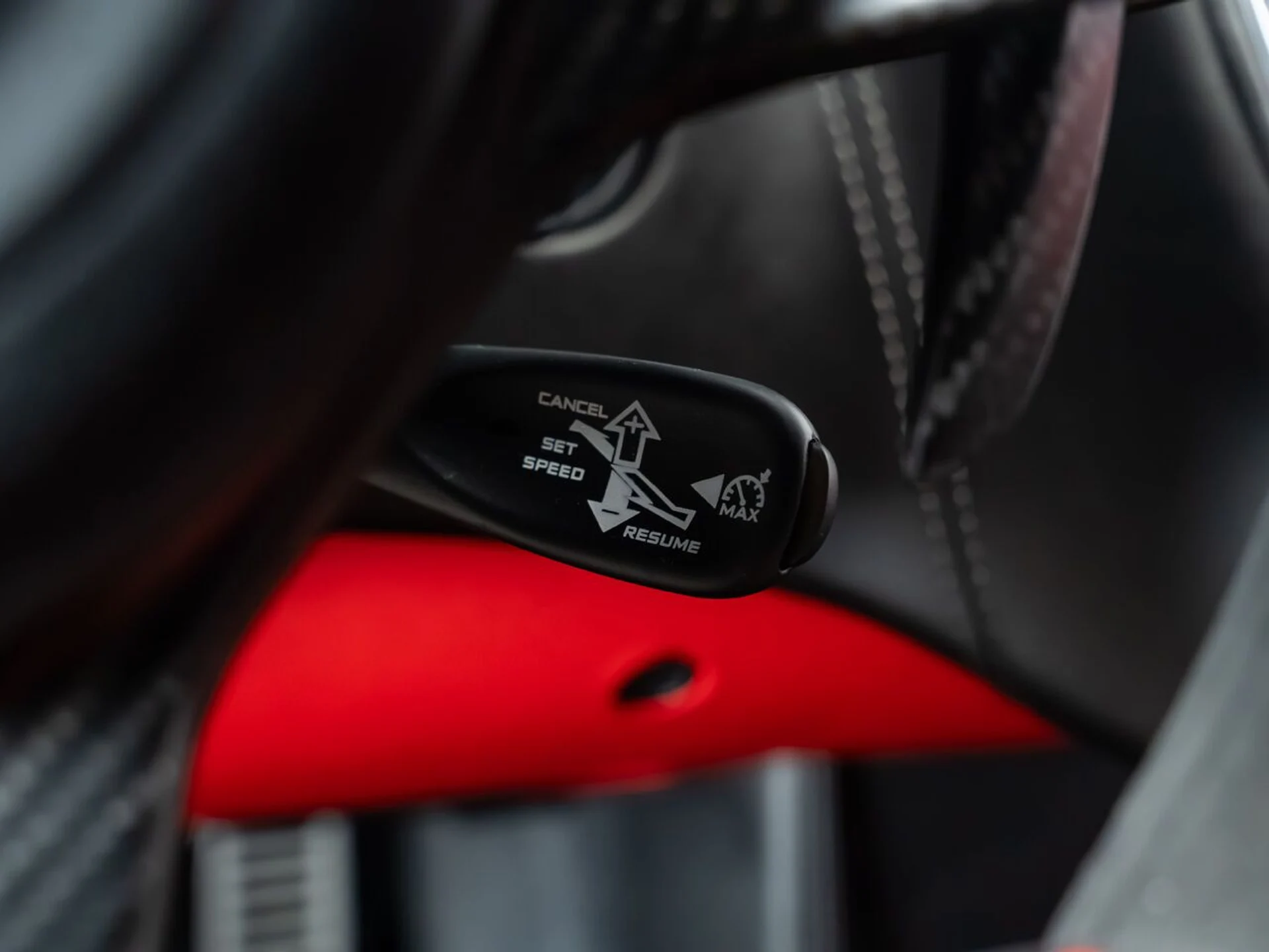 mph080_1478052367_mclaren_570s_2017_75bd8bd4a2