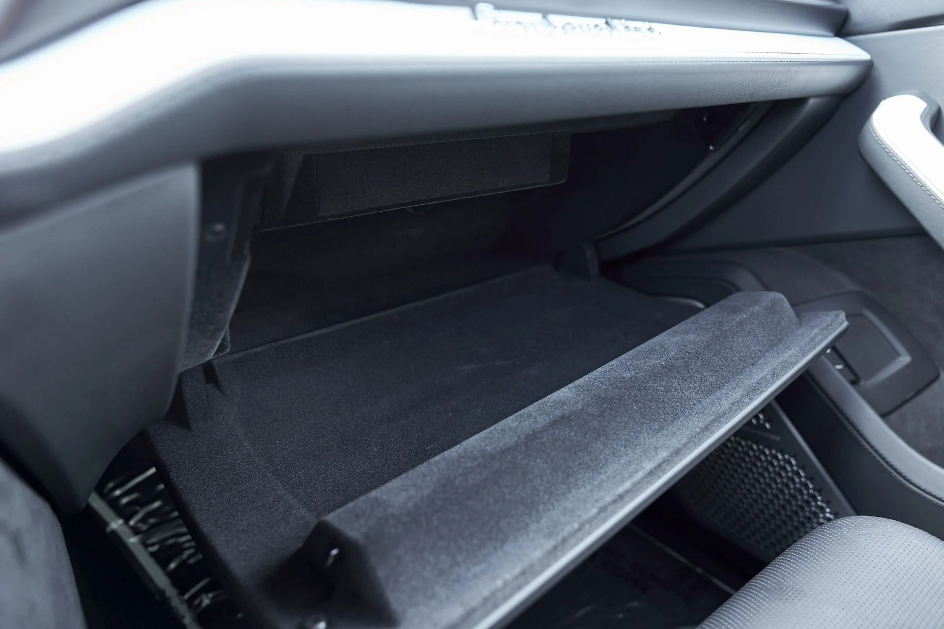 mph080_1530875077_Used_2025_Lamborghini_Urus_SE_1767720938_56274a10b3