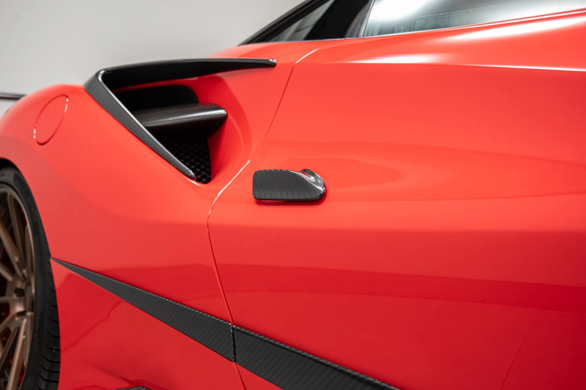 mph080_155148070_Used_2016_Ferrari_488_GTB_1747692594_1470e564b5