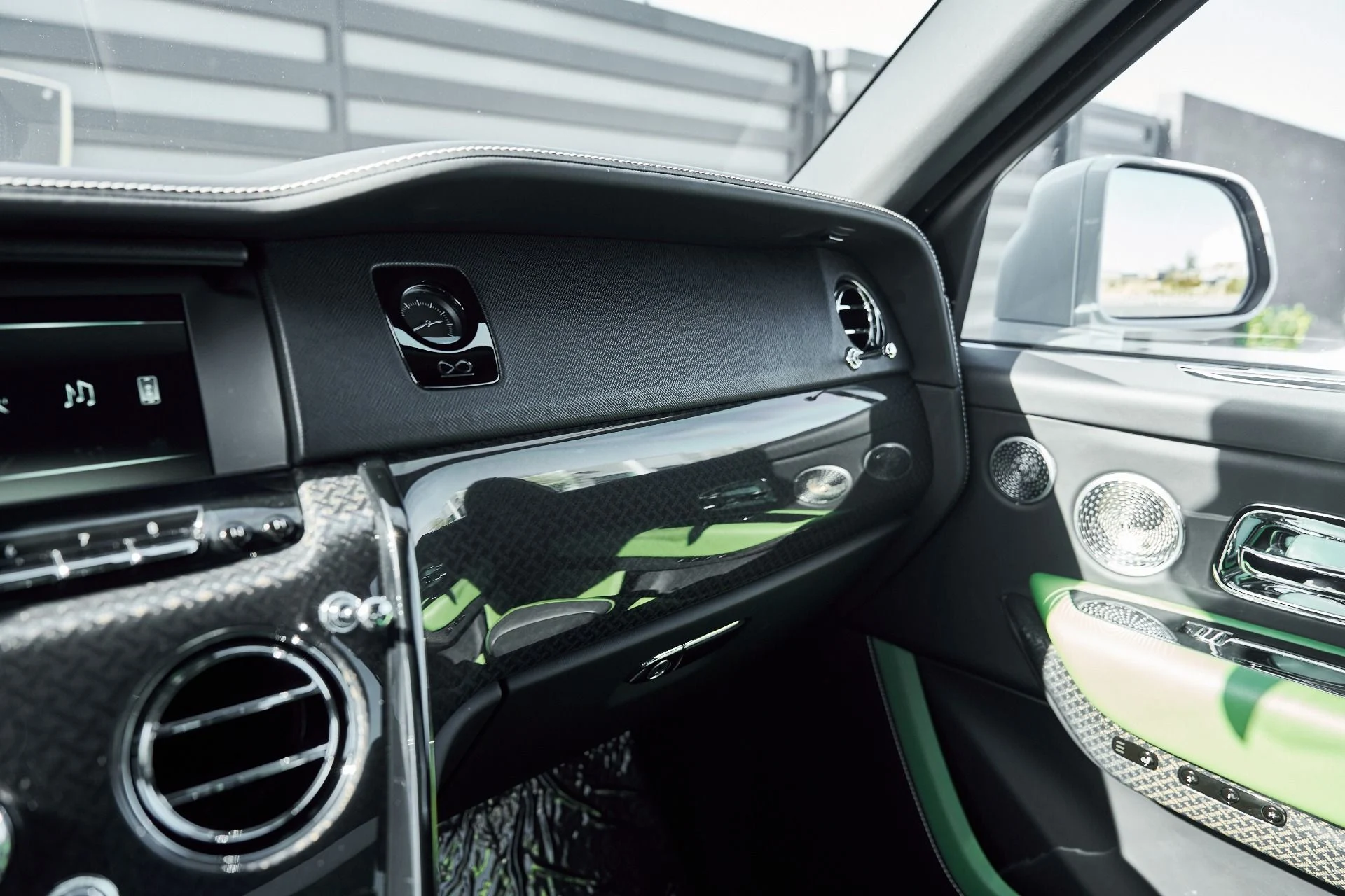 mph080_1599086289_Used_2023_Rolls_Royce_Cullinan_Black_Badge_1769736570_3b6049c79e