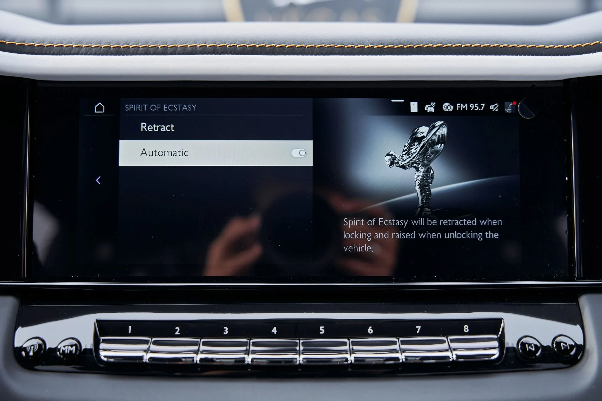 mph080_1642622830_Used_2026_Rolls_Royce_Cullinan_Base_1769135901_eb623bad0f