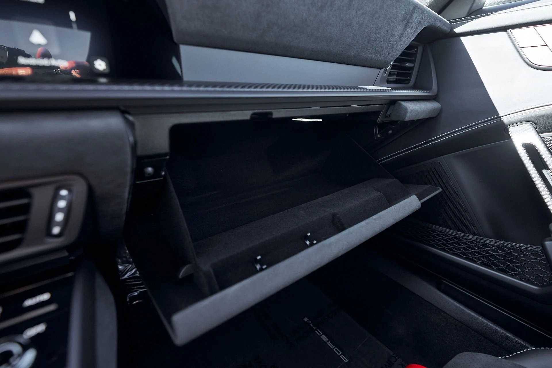 mph080_1701311602_Used_2025_Porsche_911_GT_3_1760570083_348f569d5f