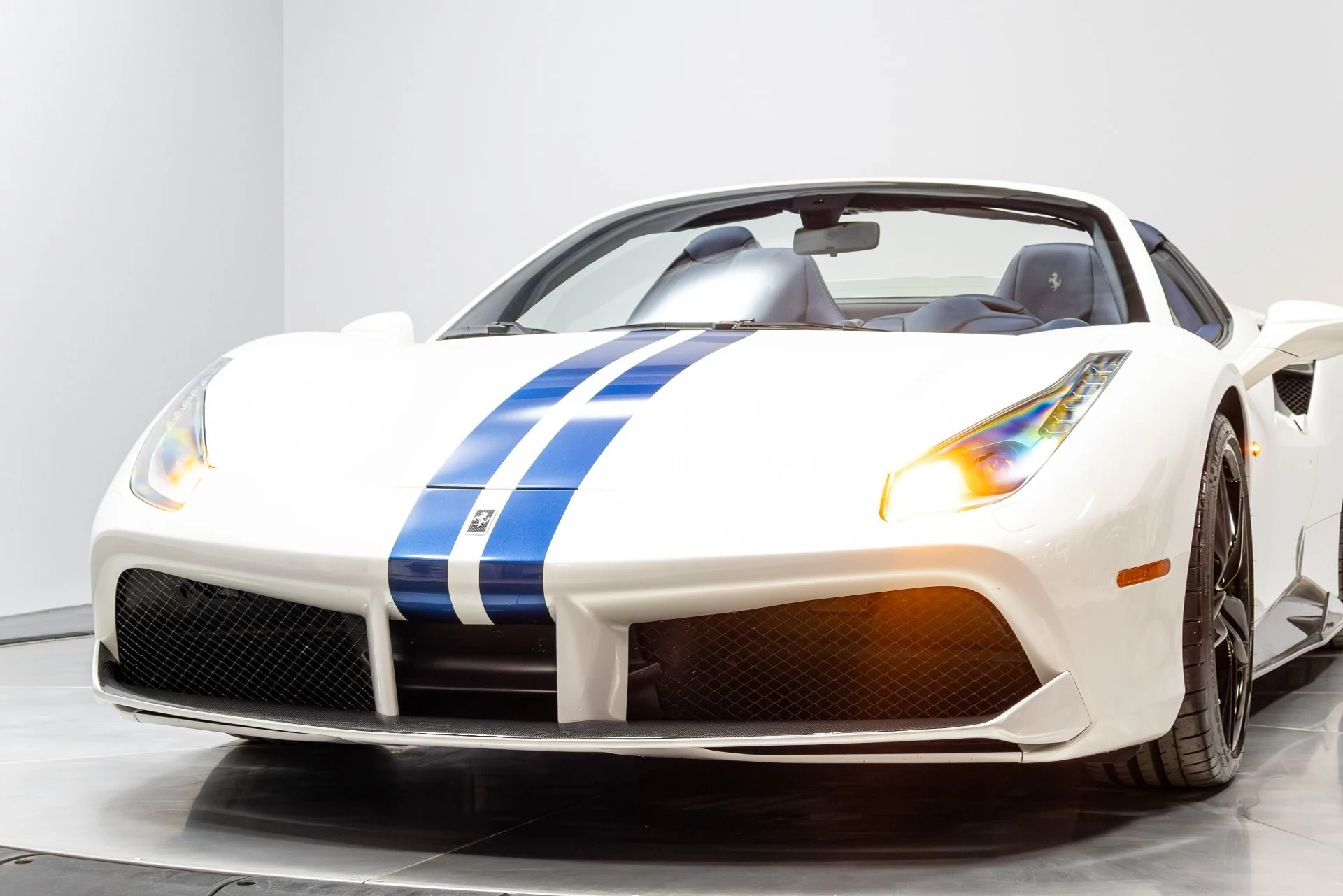 mph080_181059586_Used_2018_Ferrari_488_Spider_1774434782_5b8ca1f18c