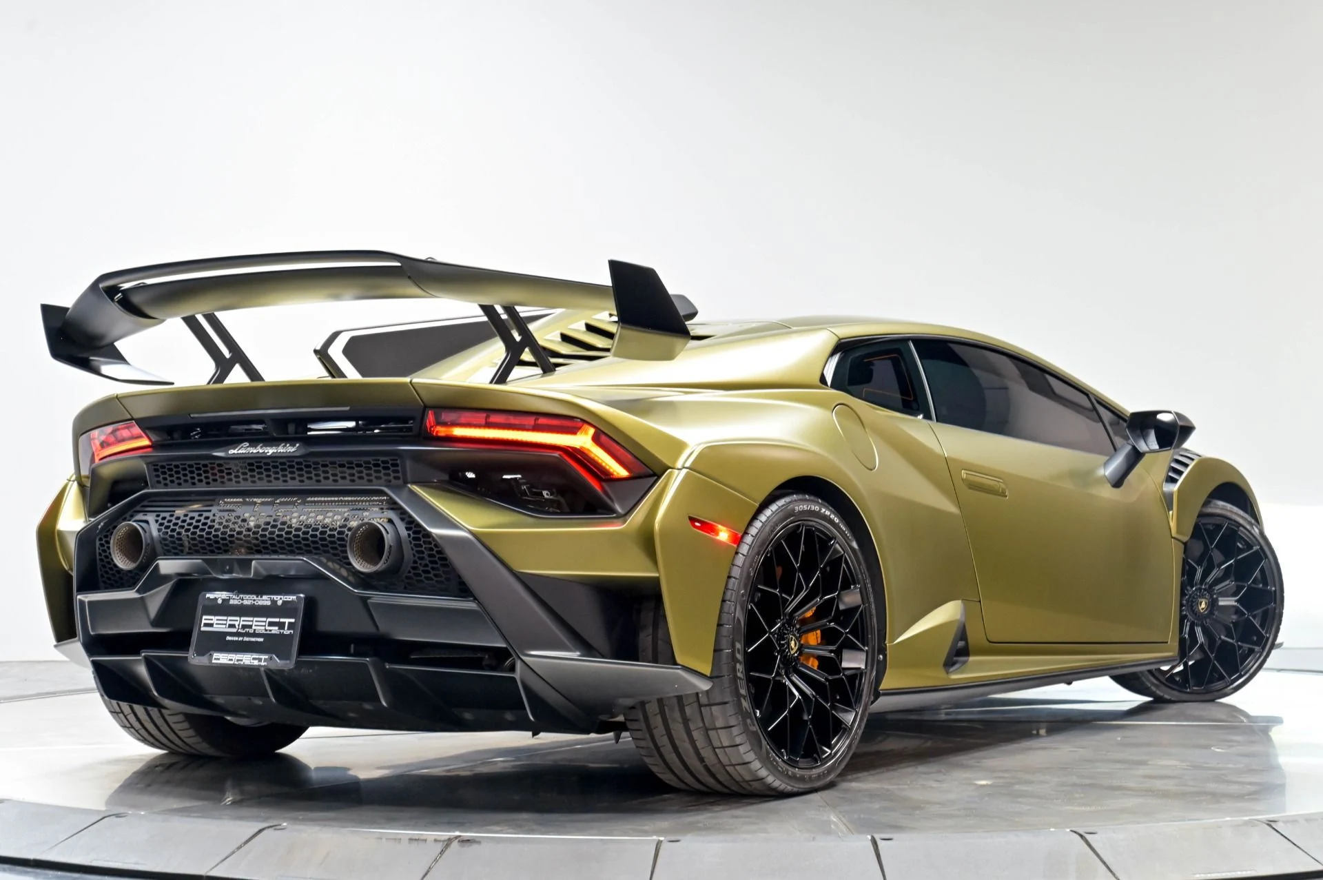 mph080_1886588142_Used_2023_Lamborghini_Huracan_STO_1782768591_534ee2cbd7