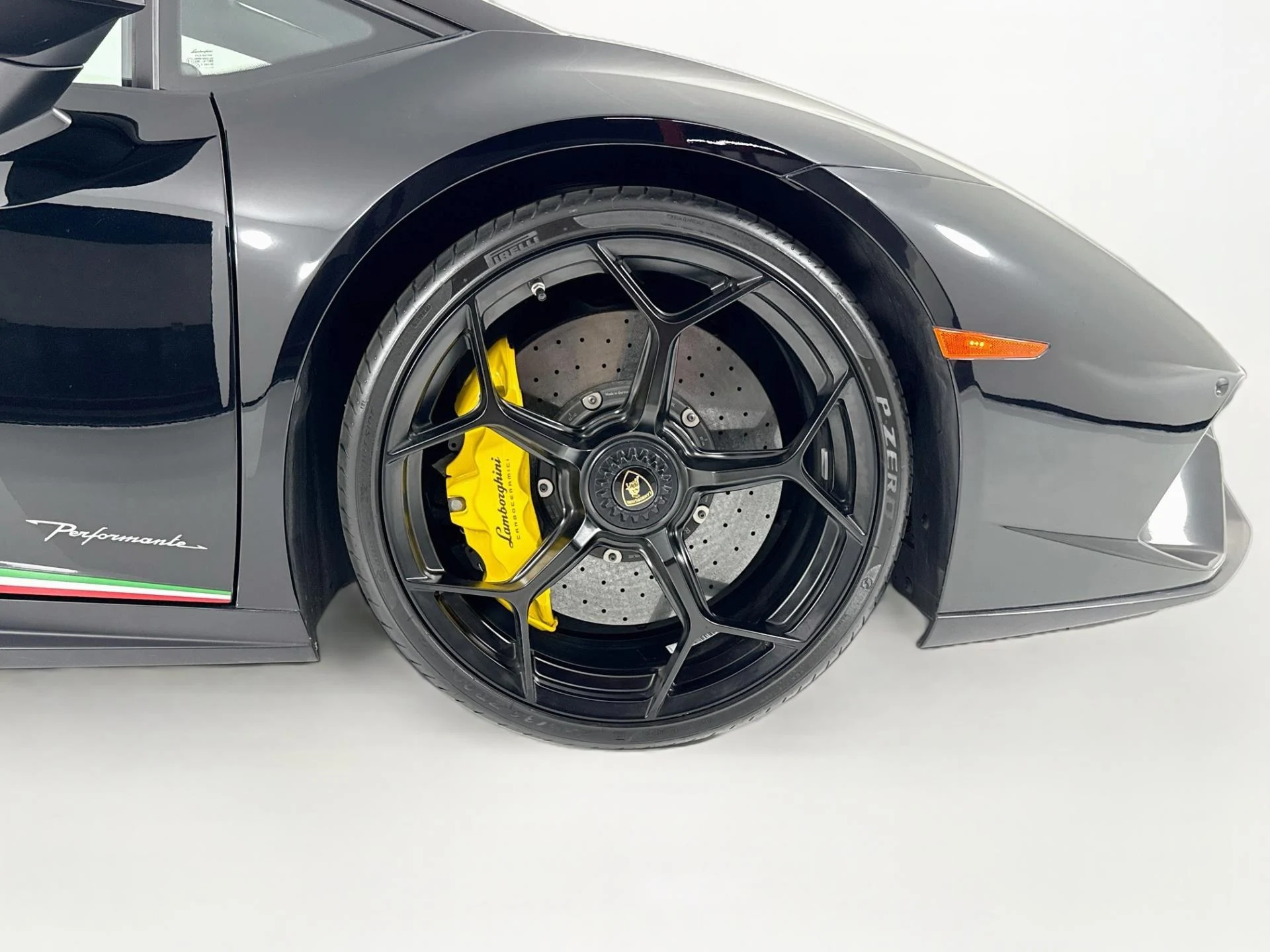 mph080_1953057594_Used_2019_Lamborghini_Huracan_Performante_Spyder_1793134394_913fbb213c