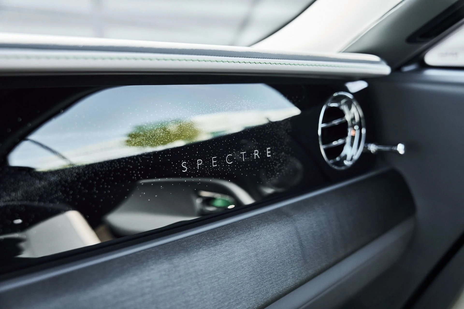 mph080_2018014771_Used_2024_Rolls_Royce_Spectre_Mansory_1776840180_9d3582b2ac