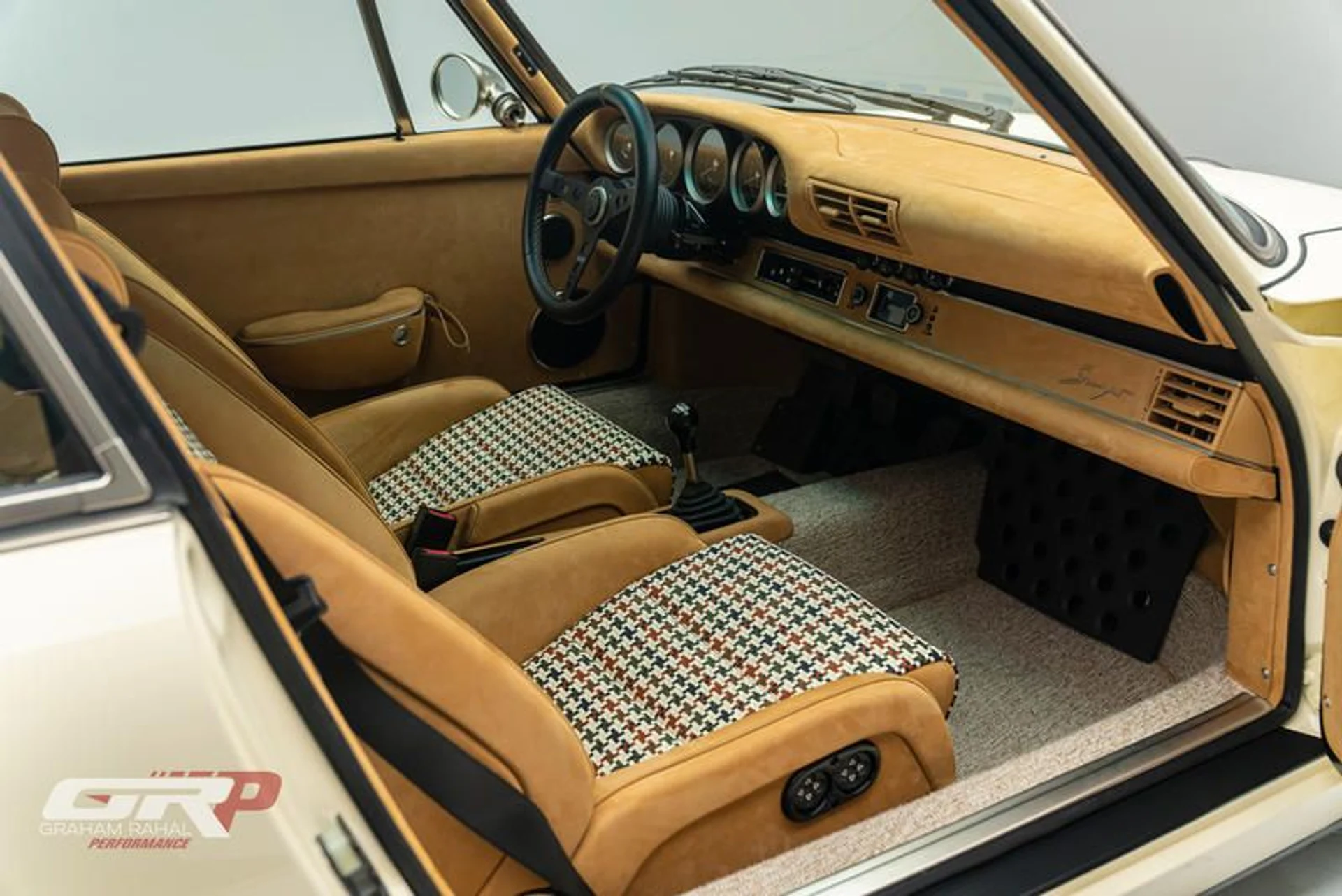 mph080_2072829422_C8_FC_494_E_492_E_477_B_9_F81_5_DCB_28_EE_476_C_7c237b4d3f