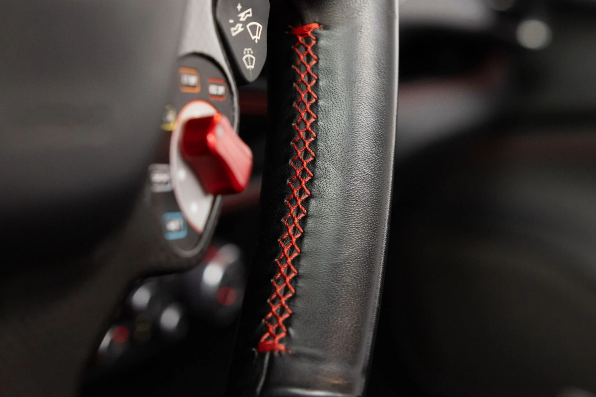 mph080_2144906111_Used_2017_Ferrari_488_Spider_1787757442_5125b3718c