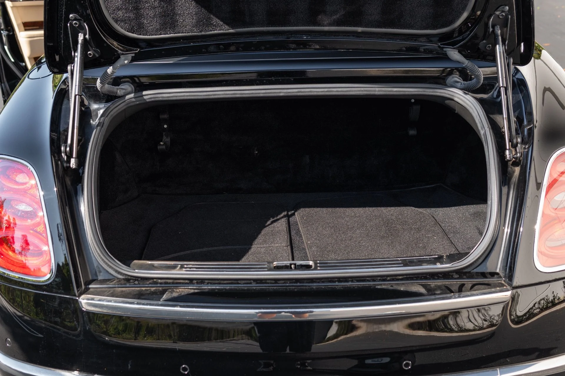 mph080_2177970902_Used_2014_Bentley_Mulsanne_1774576298_52a43eea17