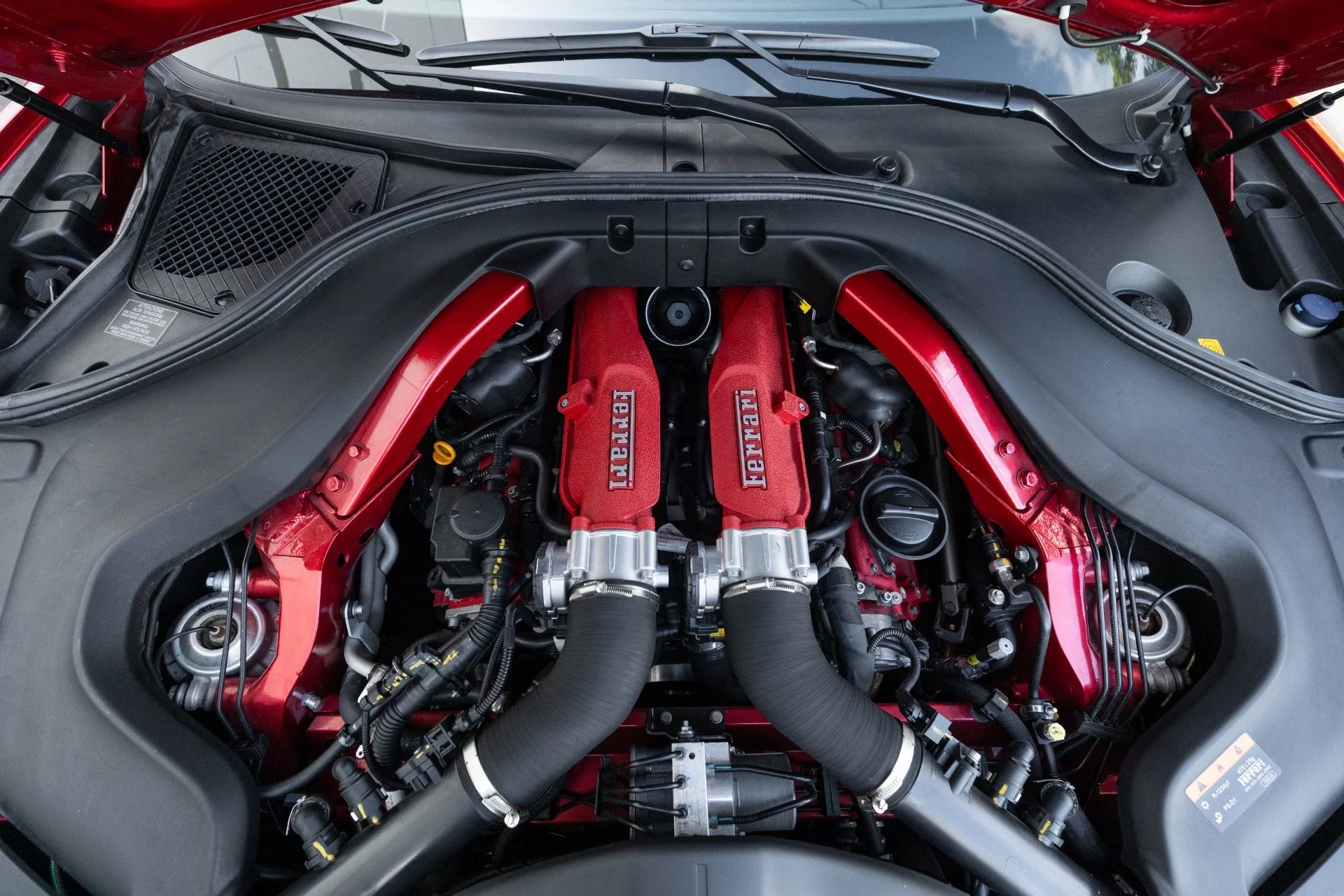 mph080_2193447713_Used_2019_Ferrari_Portofino_1779385815_7100890278